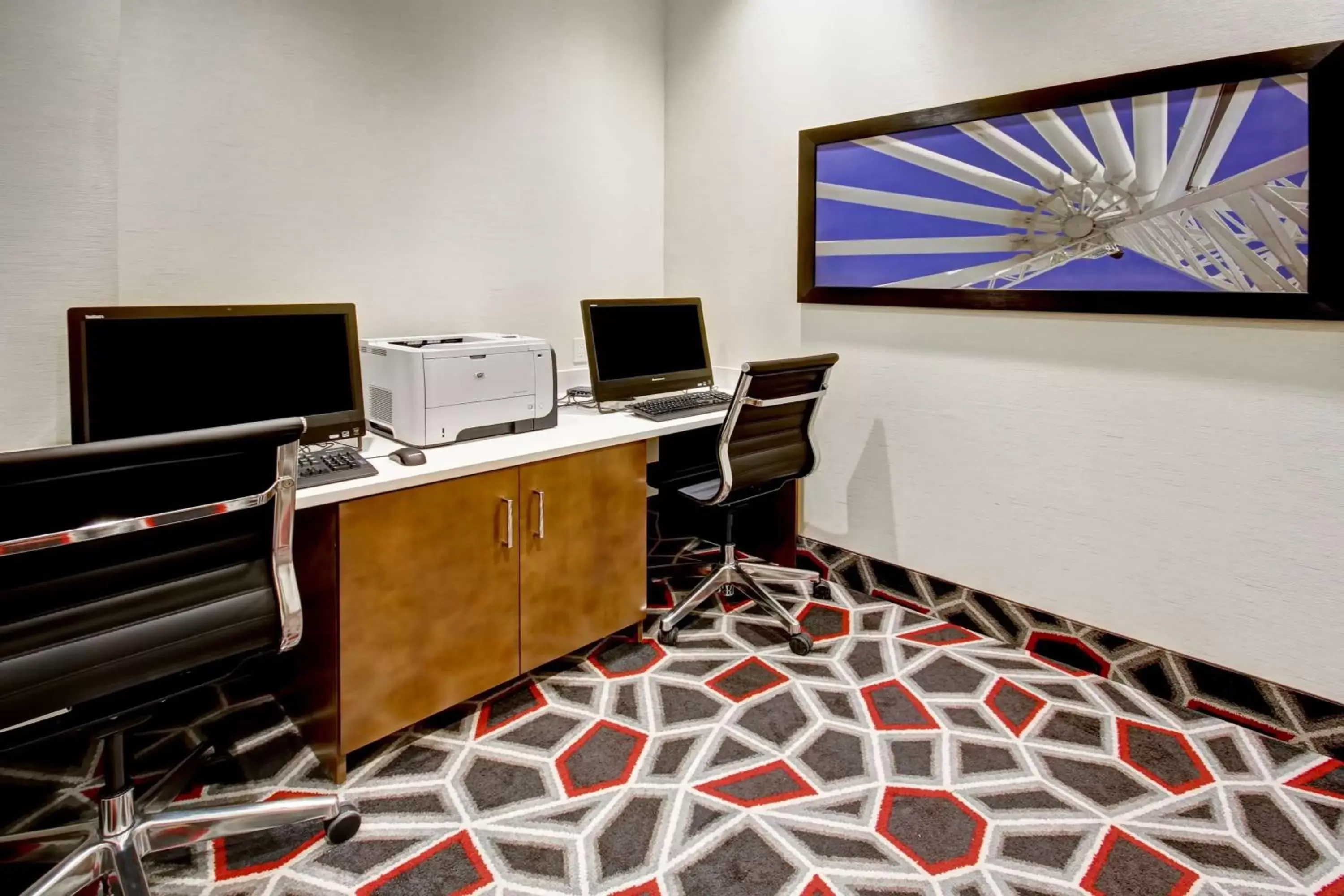 Business facilities in Hampton Inn & Suites - Medicine Hat