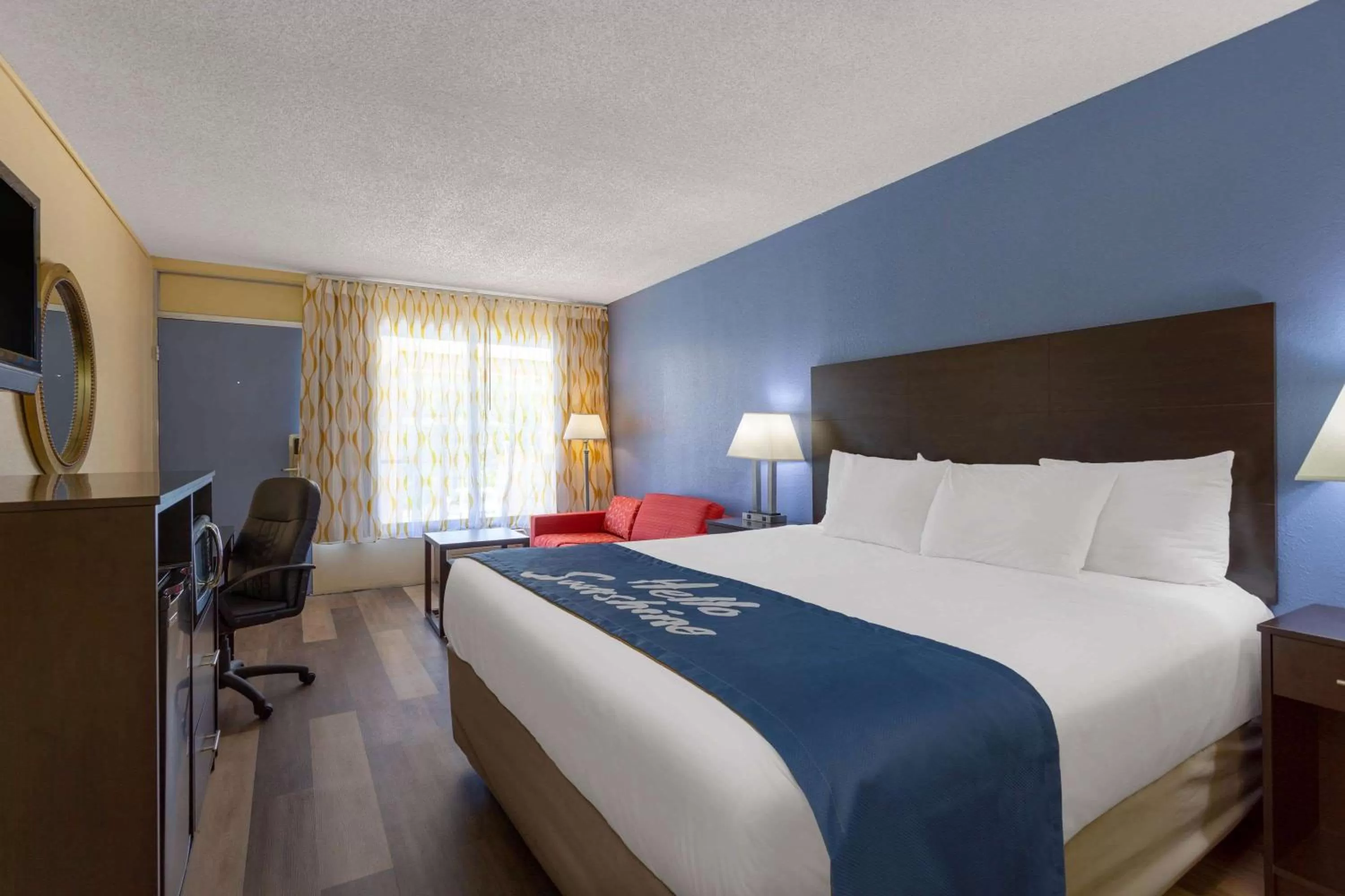 Photo of the whole room, Bed in Days Inn by Wyndham Greensboro Airport