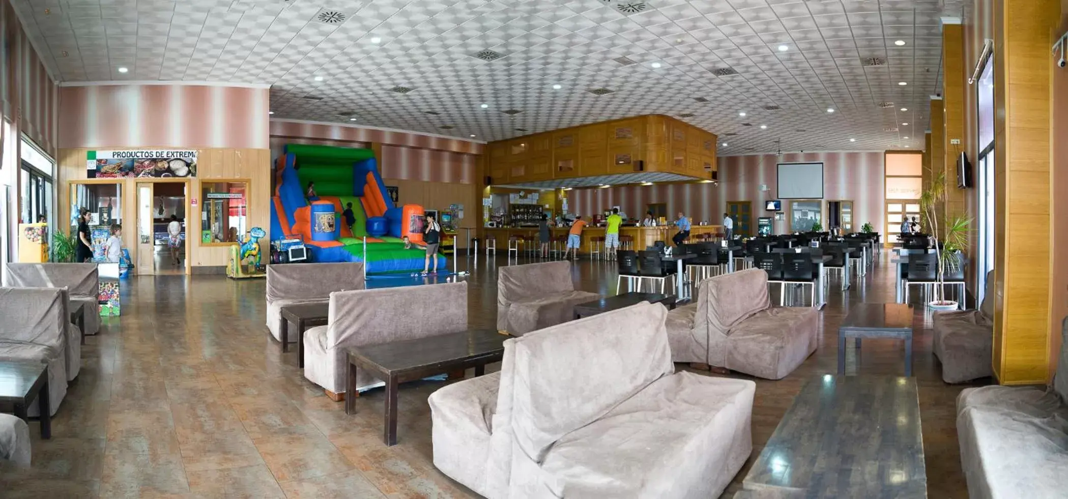 Lounge or bar in Hotel Romero Merida