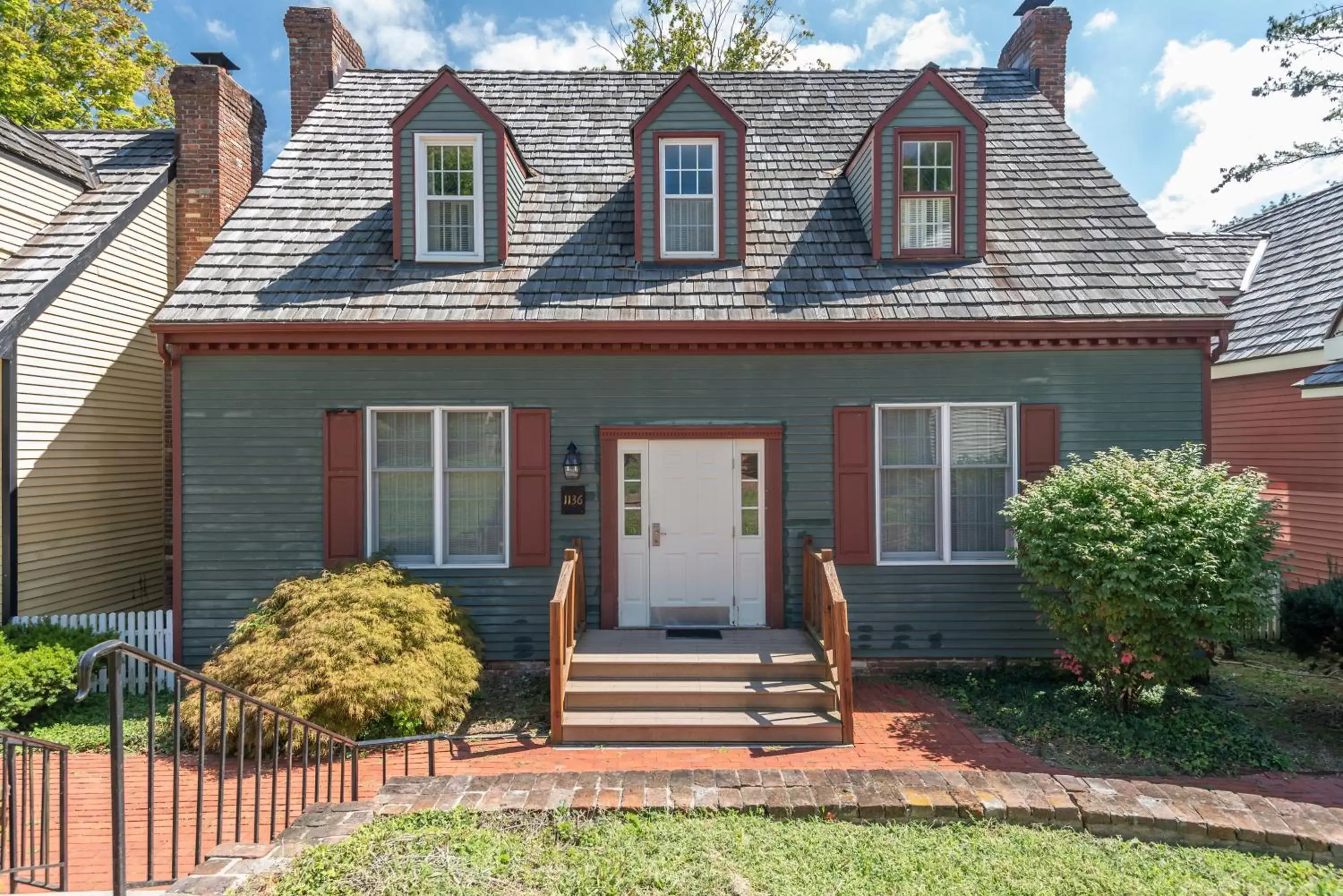 Facade/entrance in Century Suites Hotel Facade/entrance in Century Suites Hotel