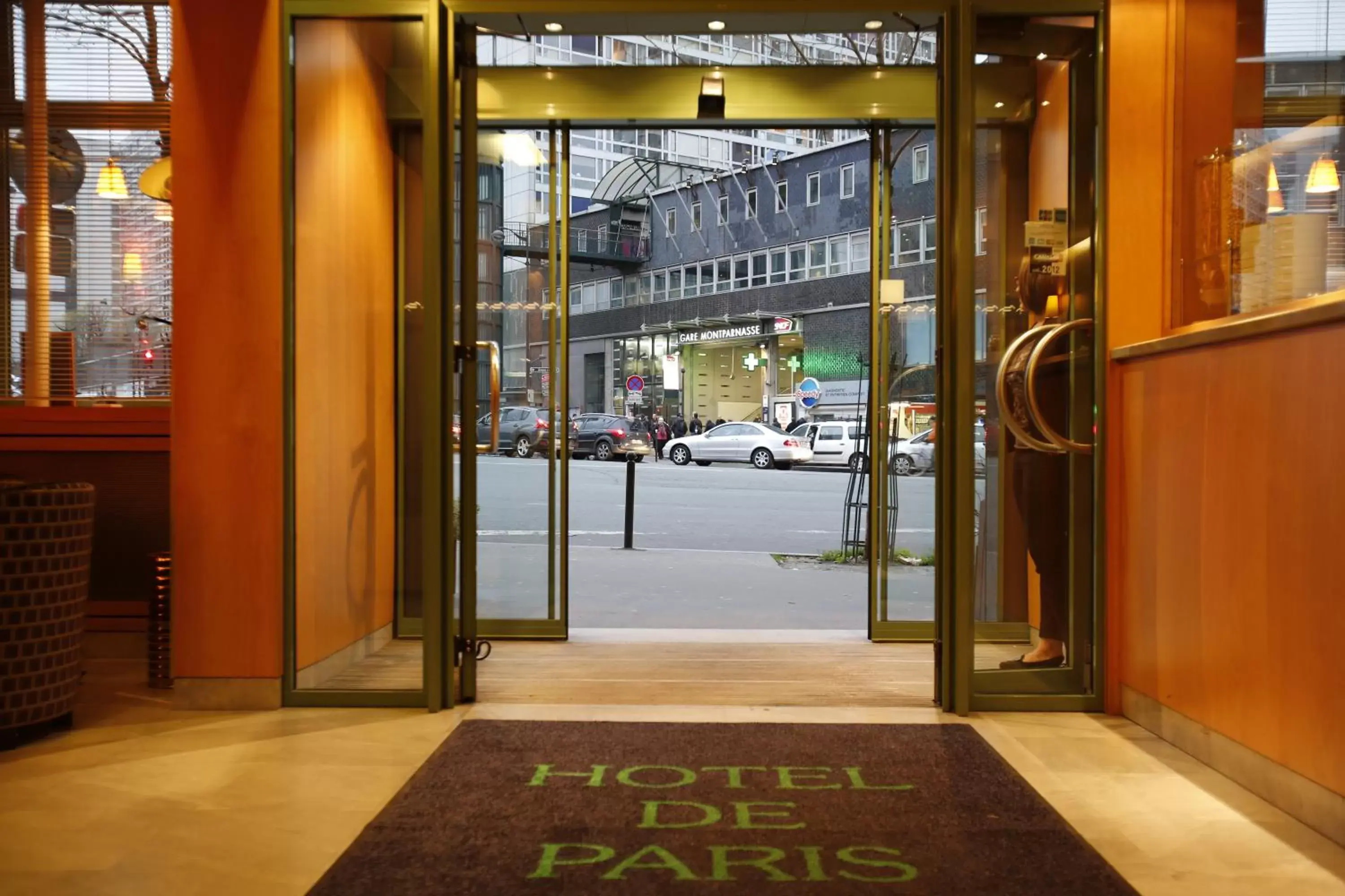 Nearby landmark in HOTEL DE PARIS MONTPARNASSE