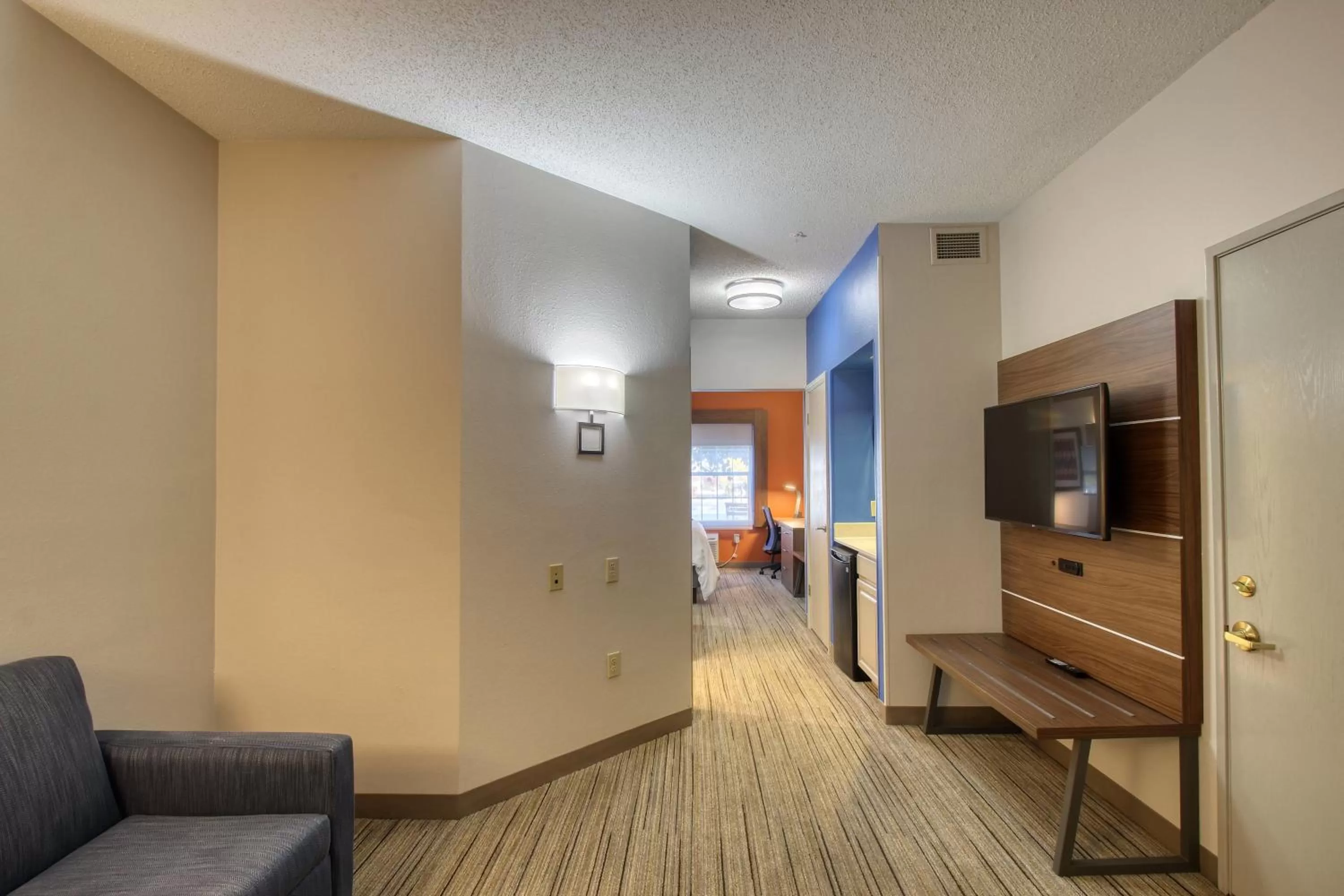 Photo of the whole room in Holiday Inn Express Hotel & Suites Oshkosh - State Route 41 by IHG