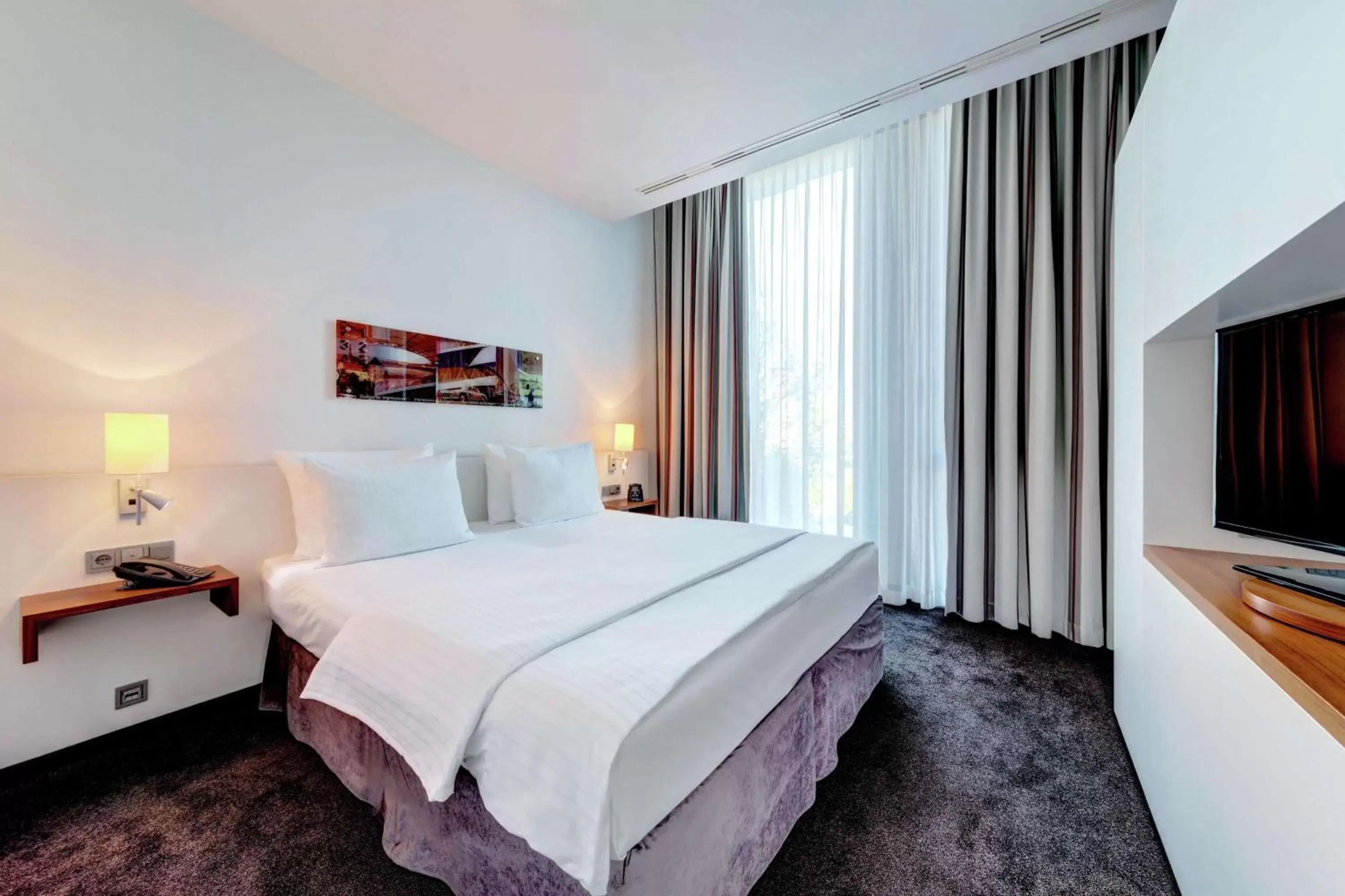 Bedroom, Bed in Hilton Garden Inn Stuttgart NeckarPark