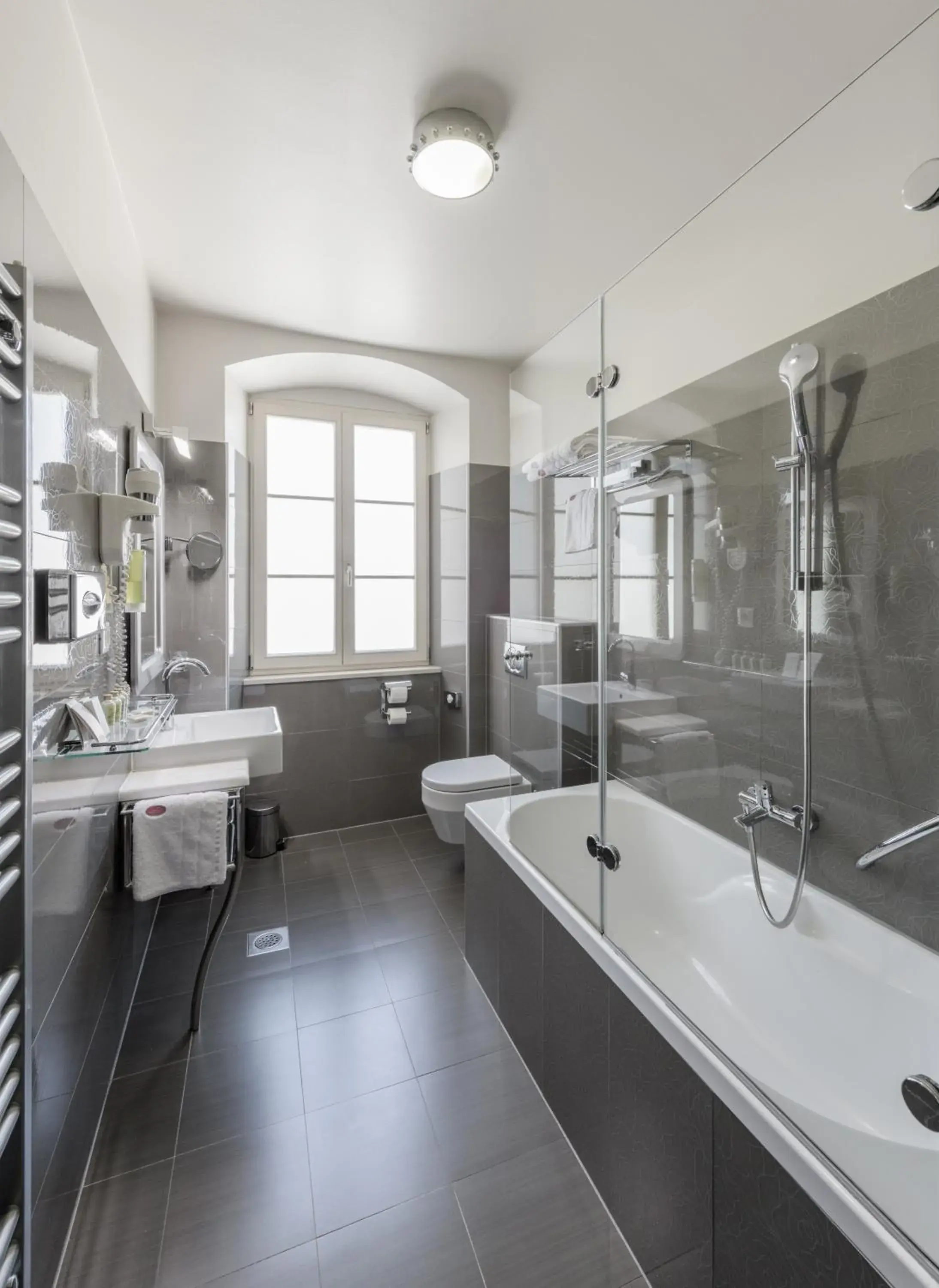 Bathroom in Bastion Heritage Hotel - Relais & Châteaux