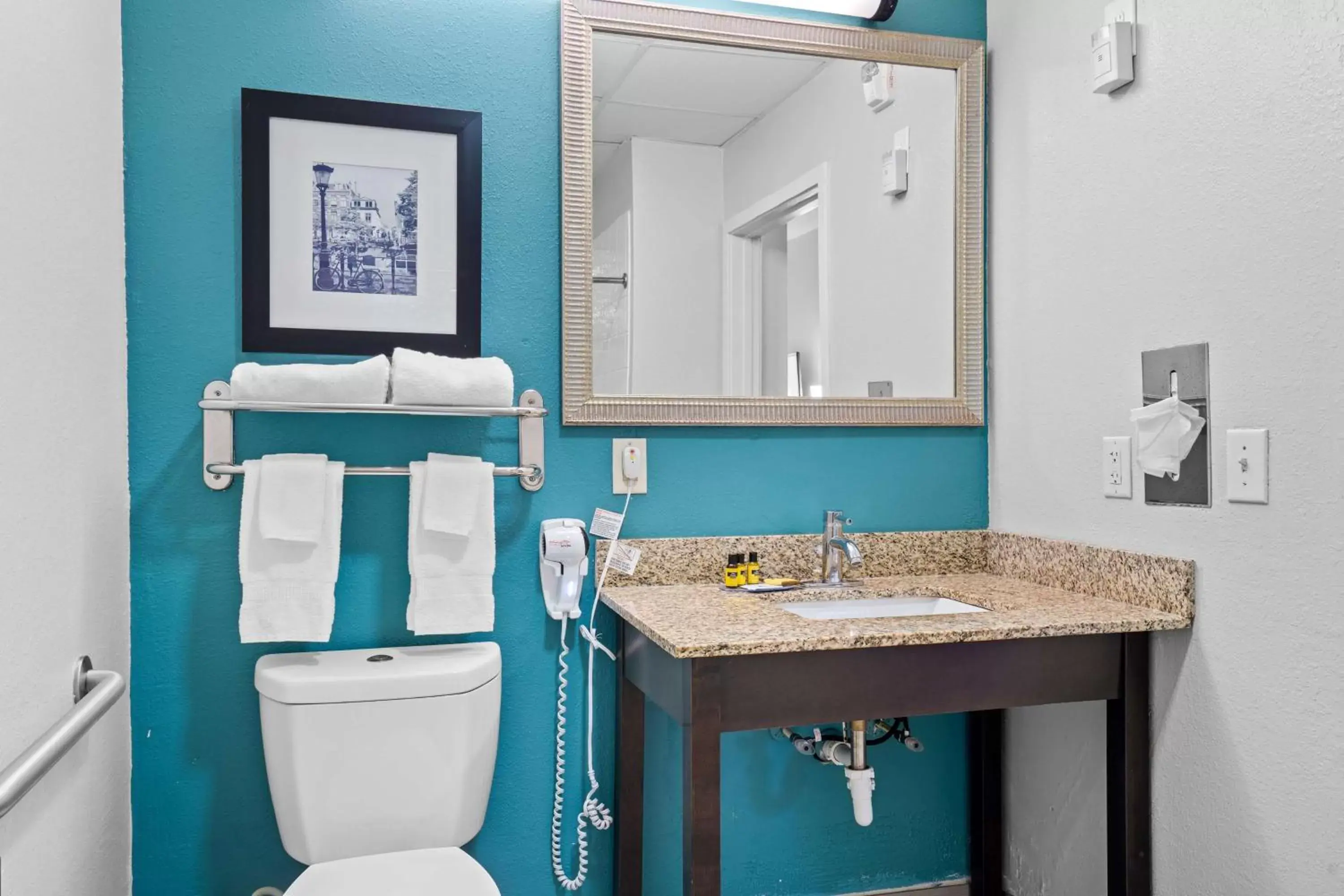 Bathroom in Blue Water Inn & Suites BW Signature Collection