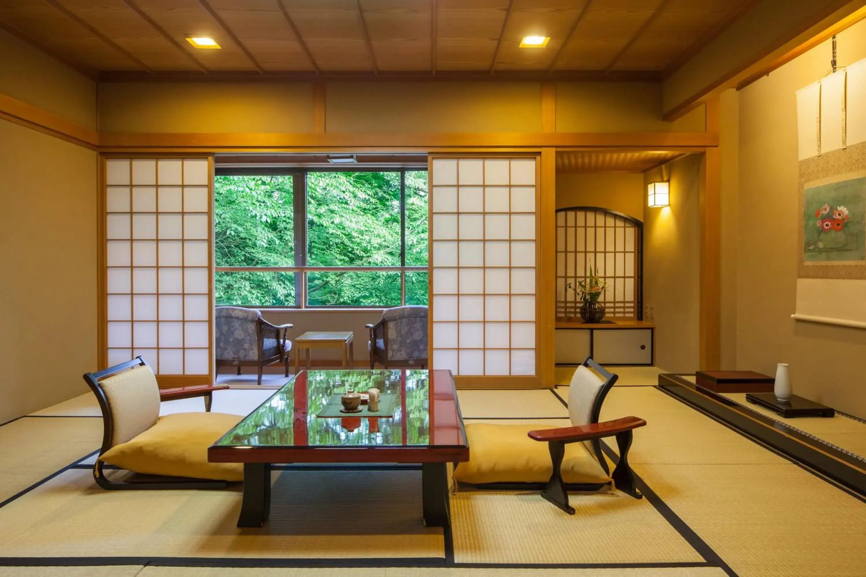 Photo of the whole room, Seating Area in Nasu Onsen Sanraku