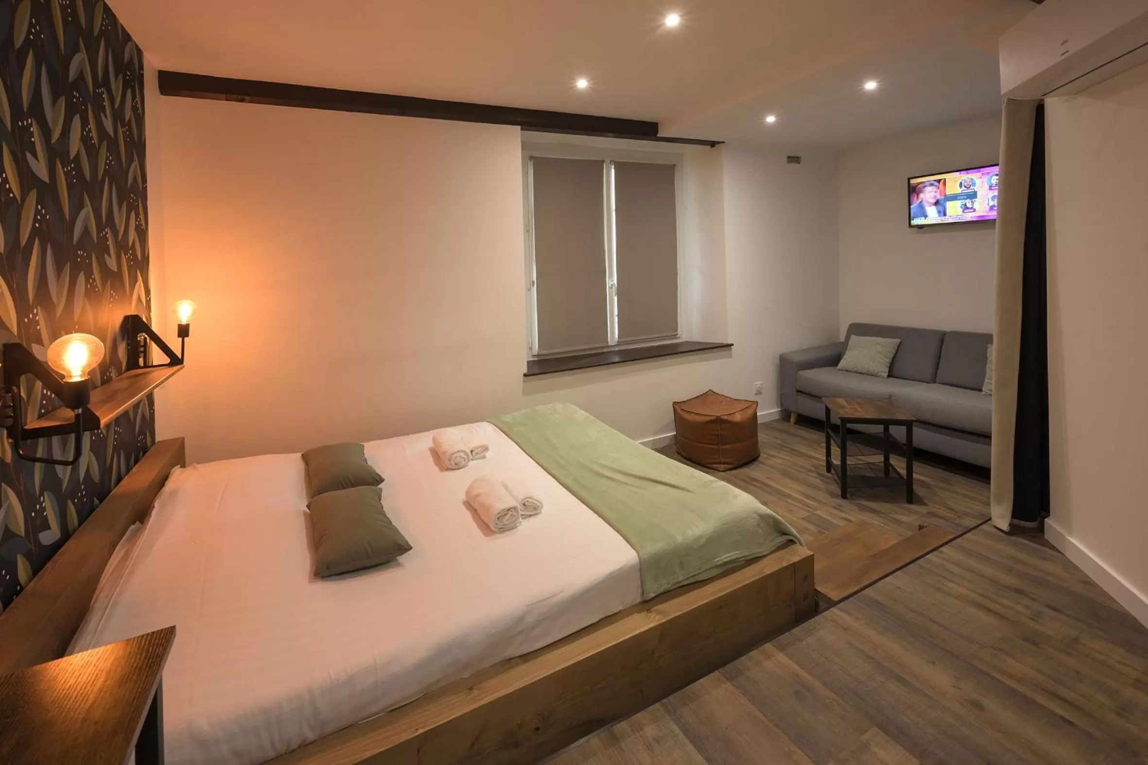 Bed in Hotel De La Croisée