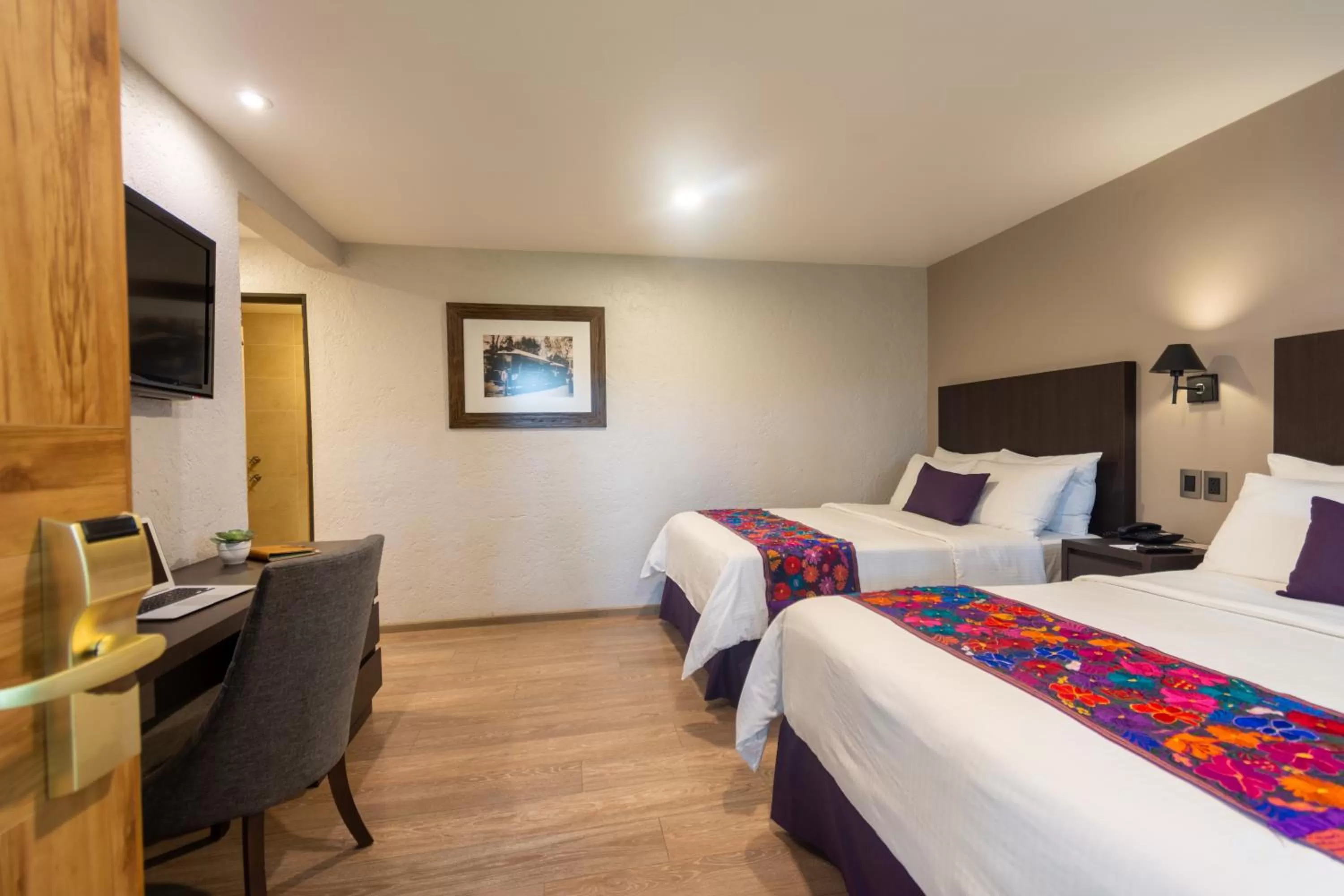 Photo of the whole room, Bed in Hotel Flamingo Inn