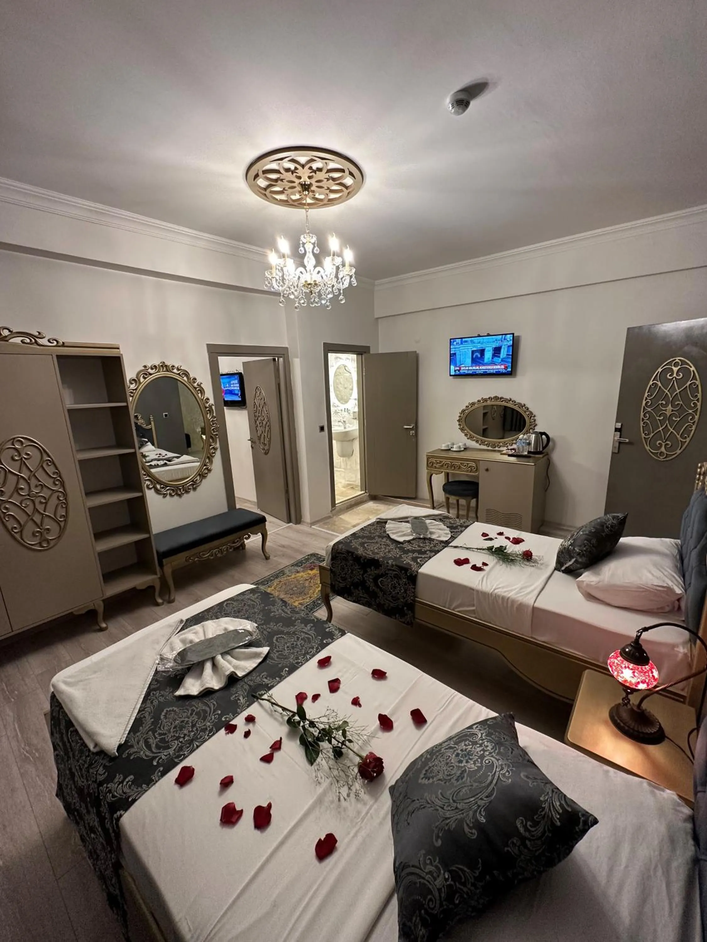 Communal lounge/ TV room in Ethnica Suites