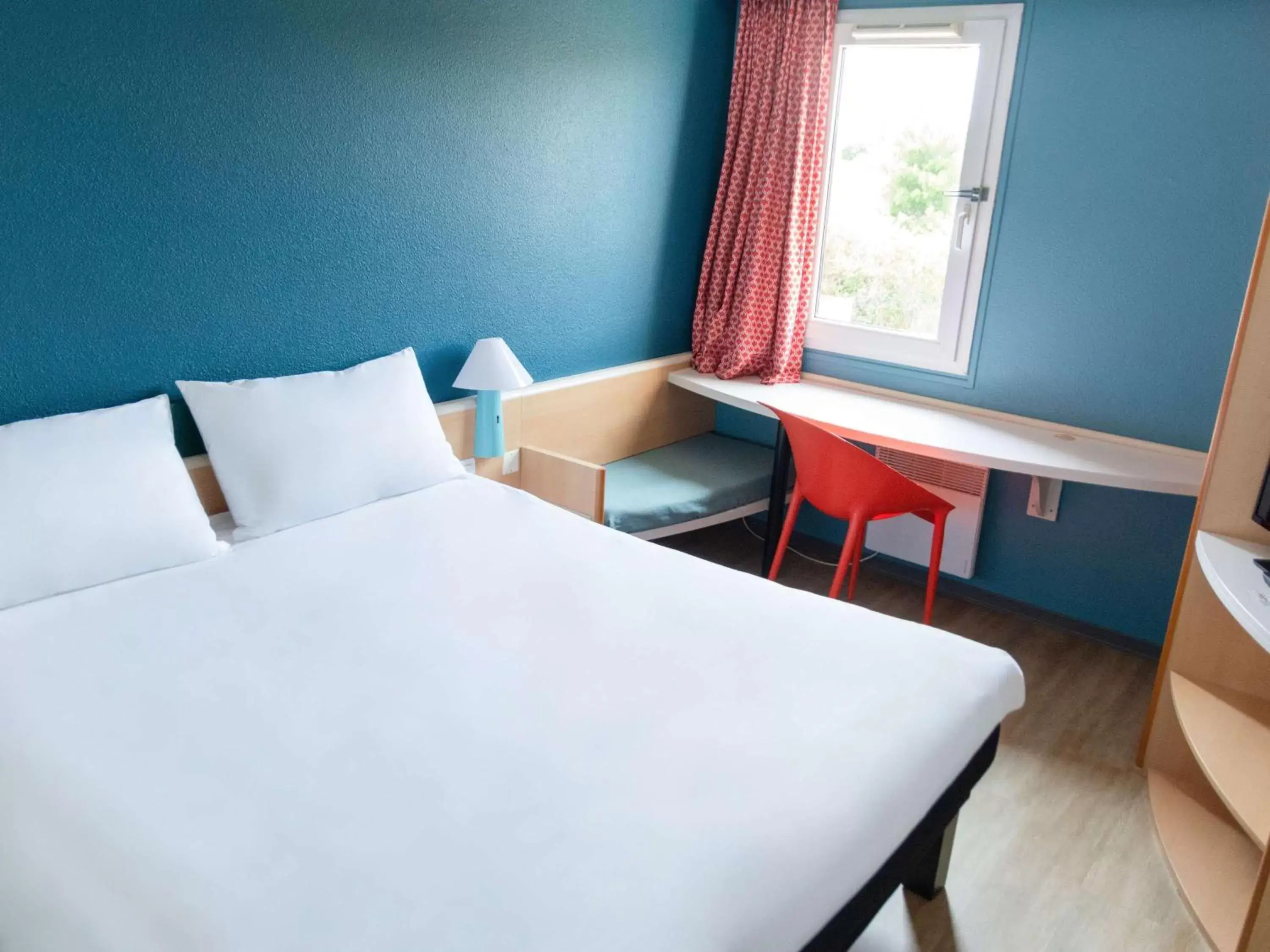 Bedroom, Bed in Hotel ibis Narbonne