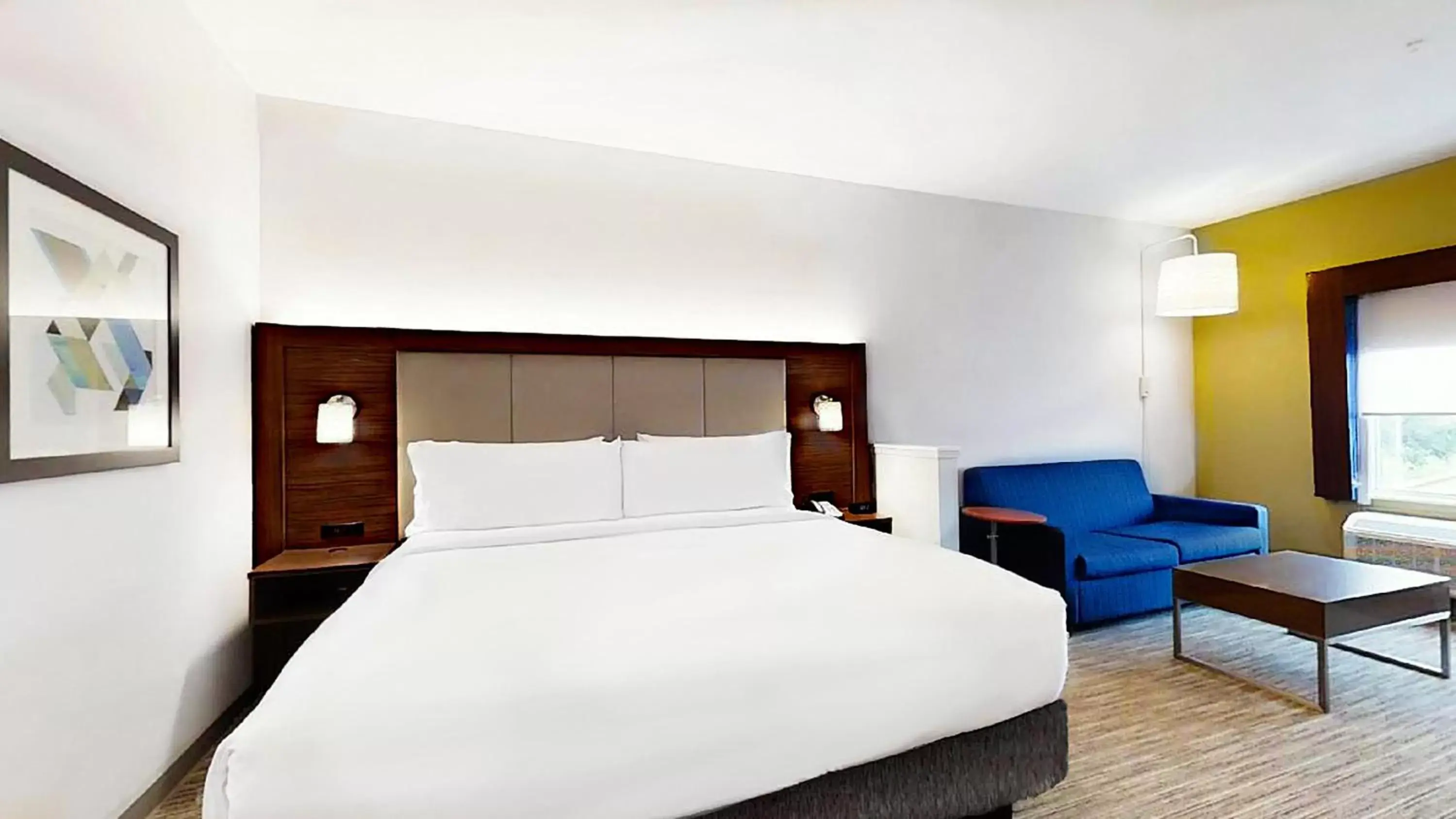 Photo of the whole room, Bed in Holiday Inn Express & Suites - Chalmette - New Orleans S, an IHG Hotel