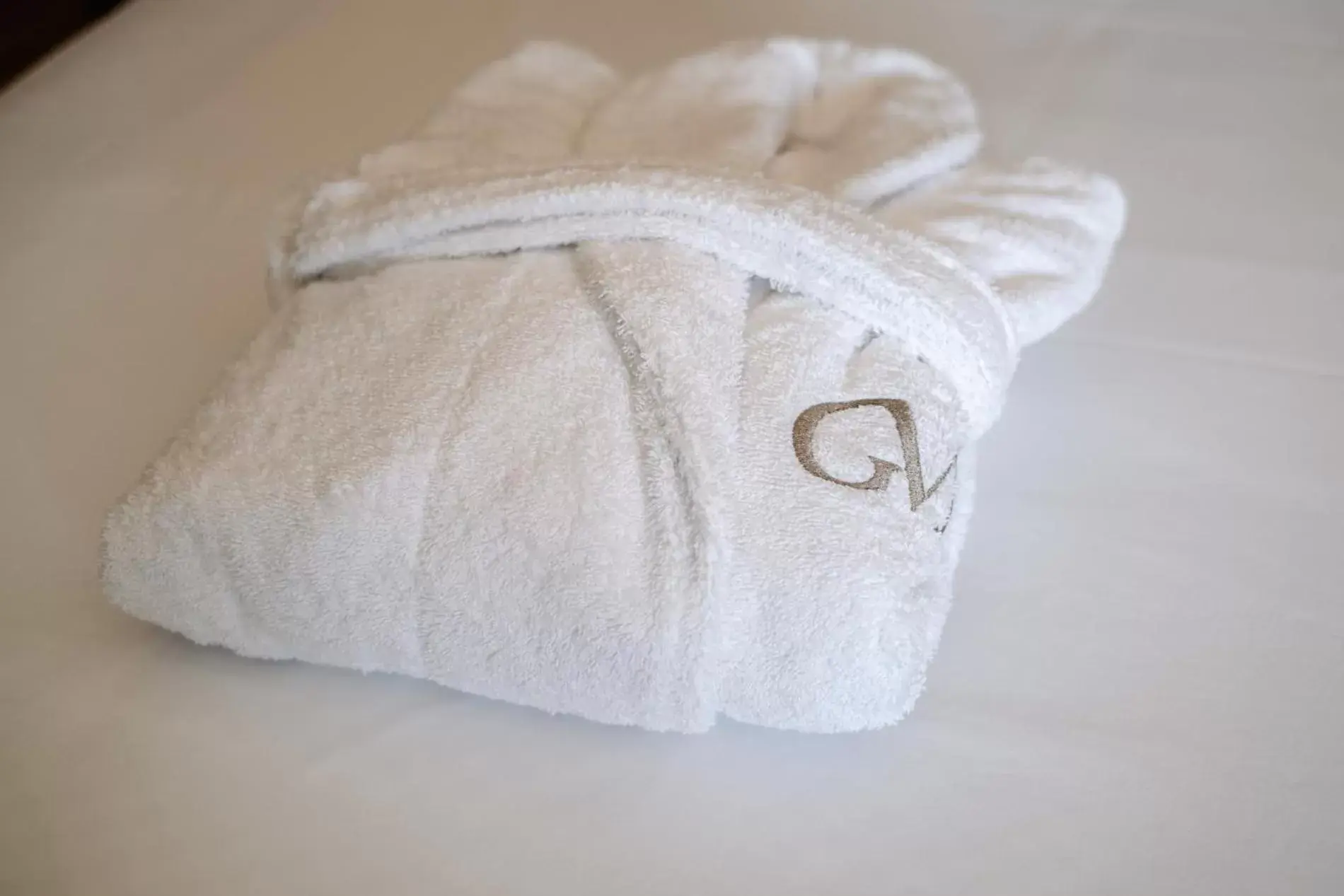 towels, Bed in Hotel GilMar Orellana la Vieja