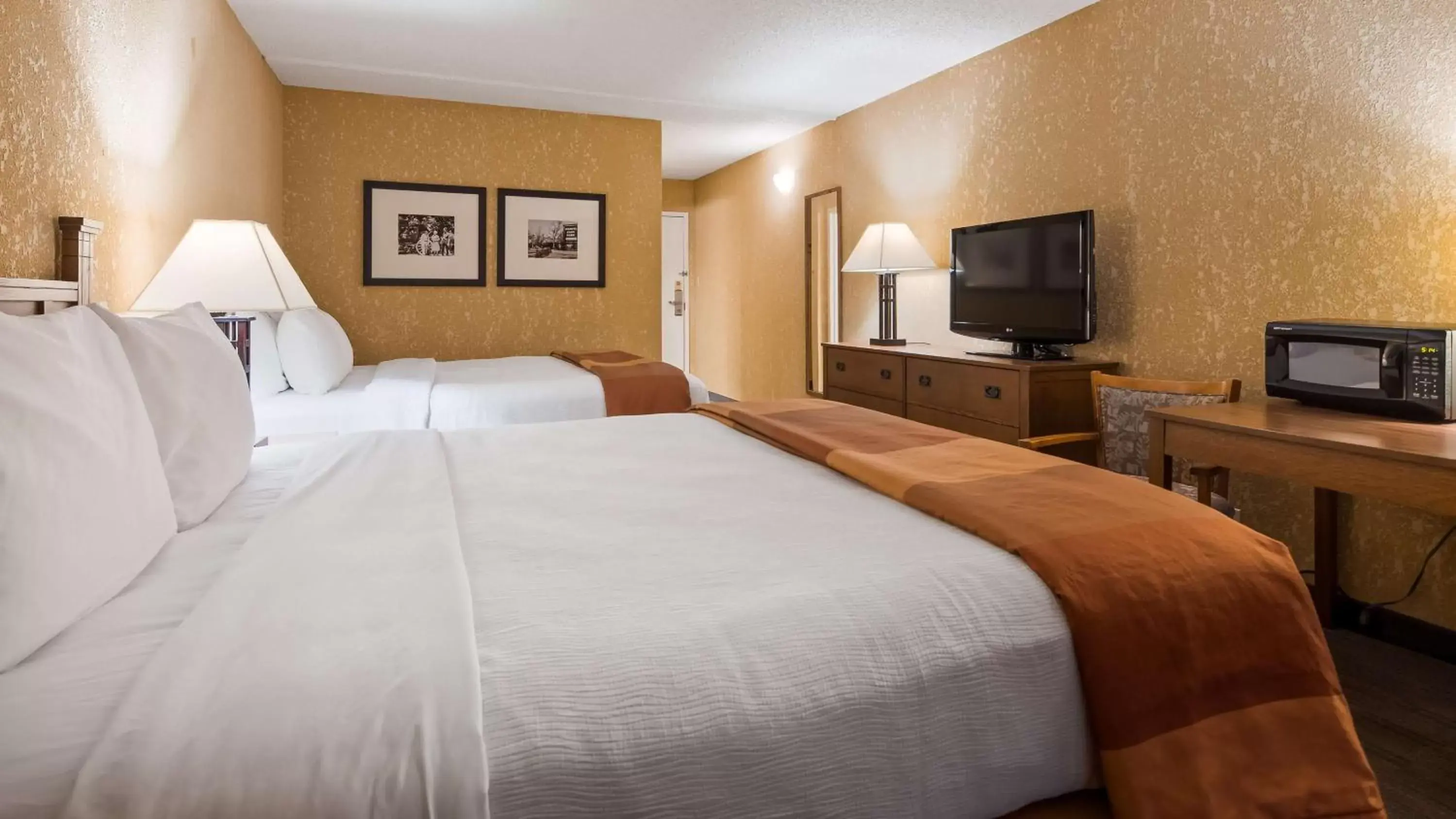 Photo of the whole room, Bed in Best Western Branson Inn and Conference Center