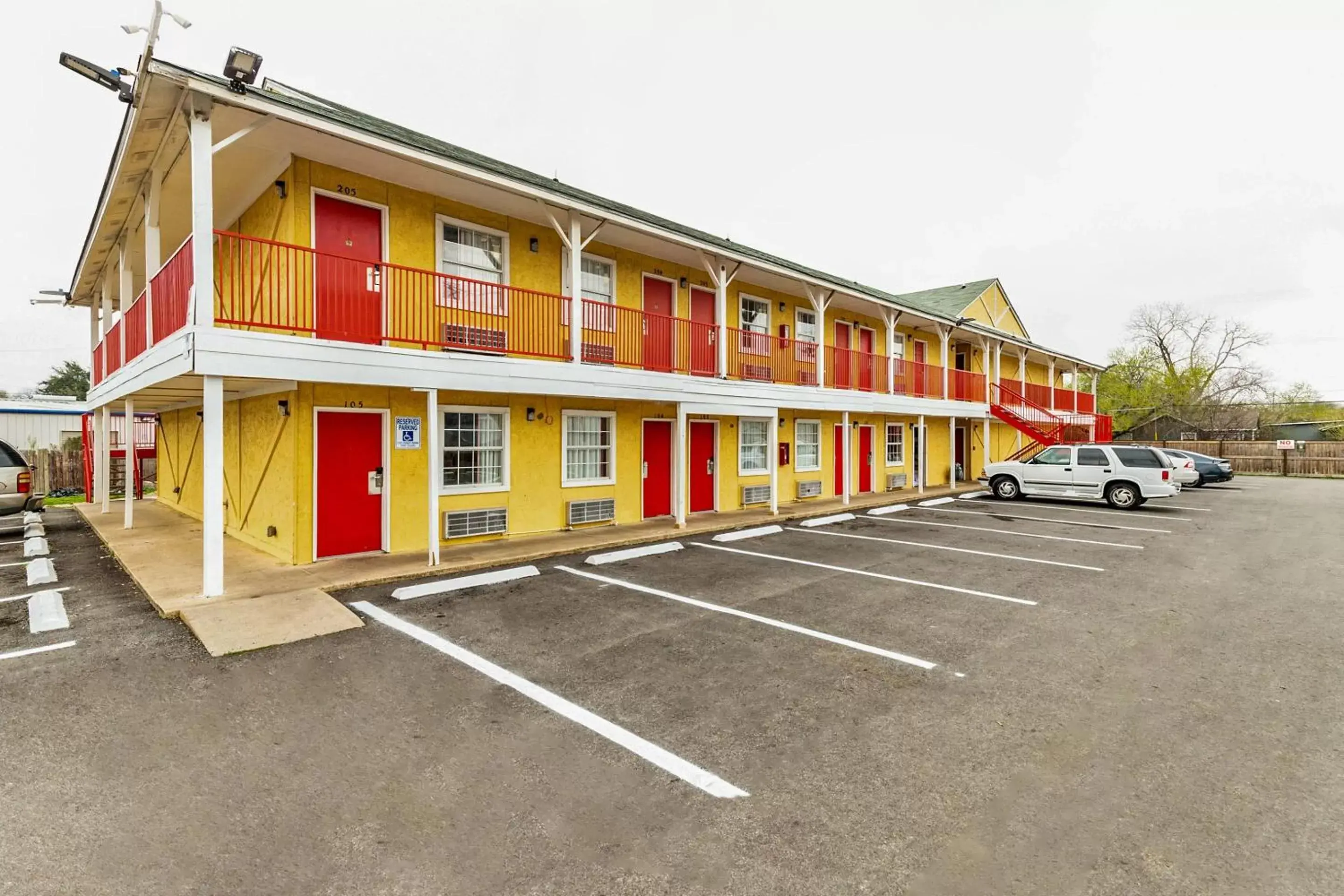 Parking, Property Building in OYO Hotel San Antonio Lackland near Seaworld