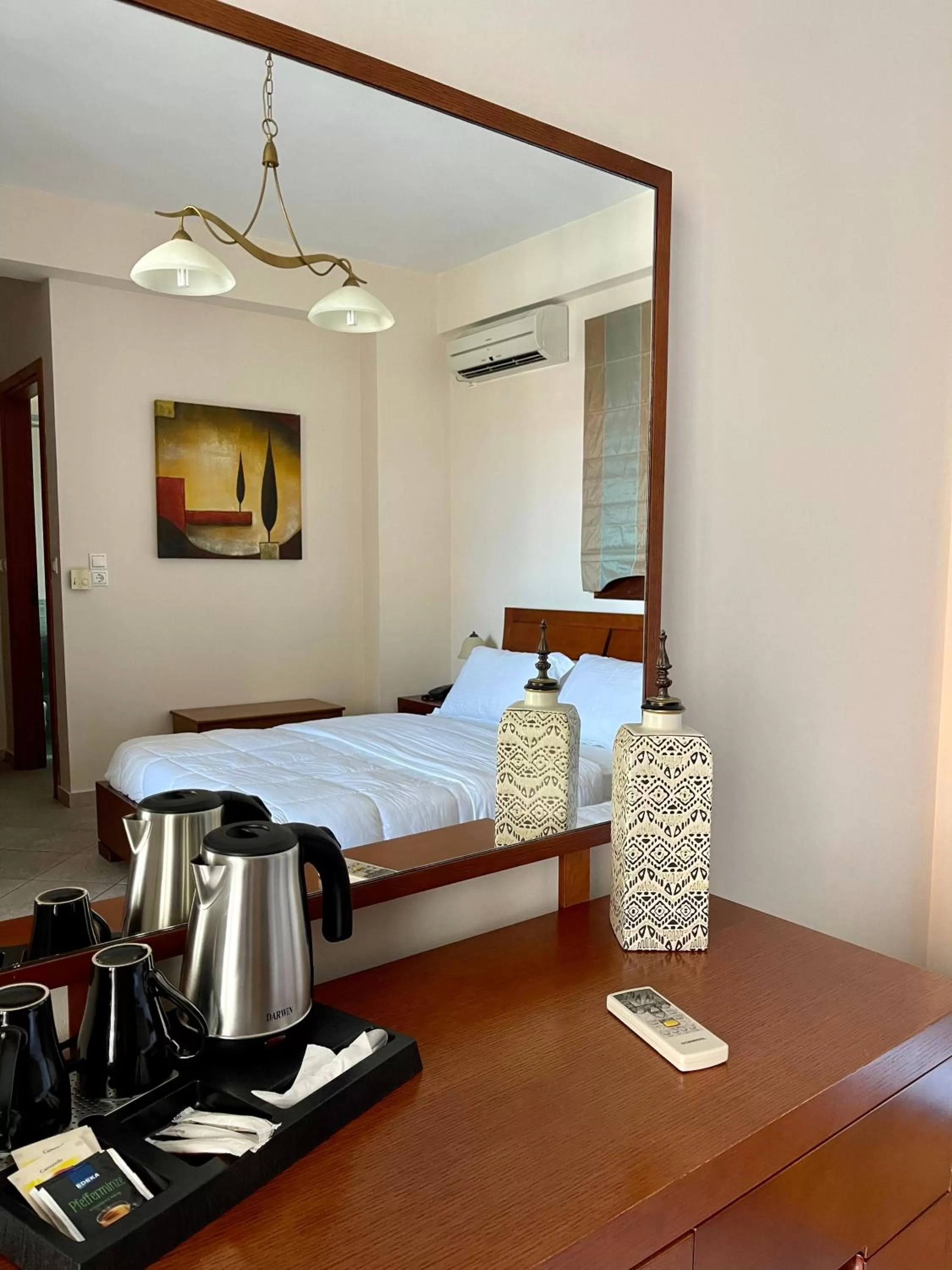 Bedroom, Bed in Sofotel