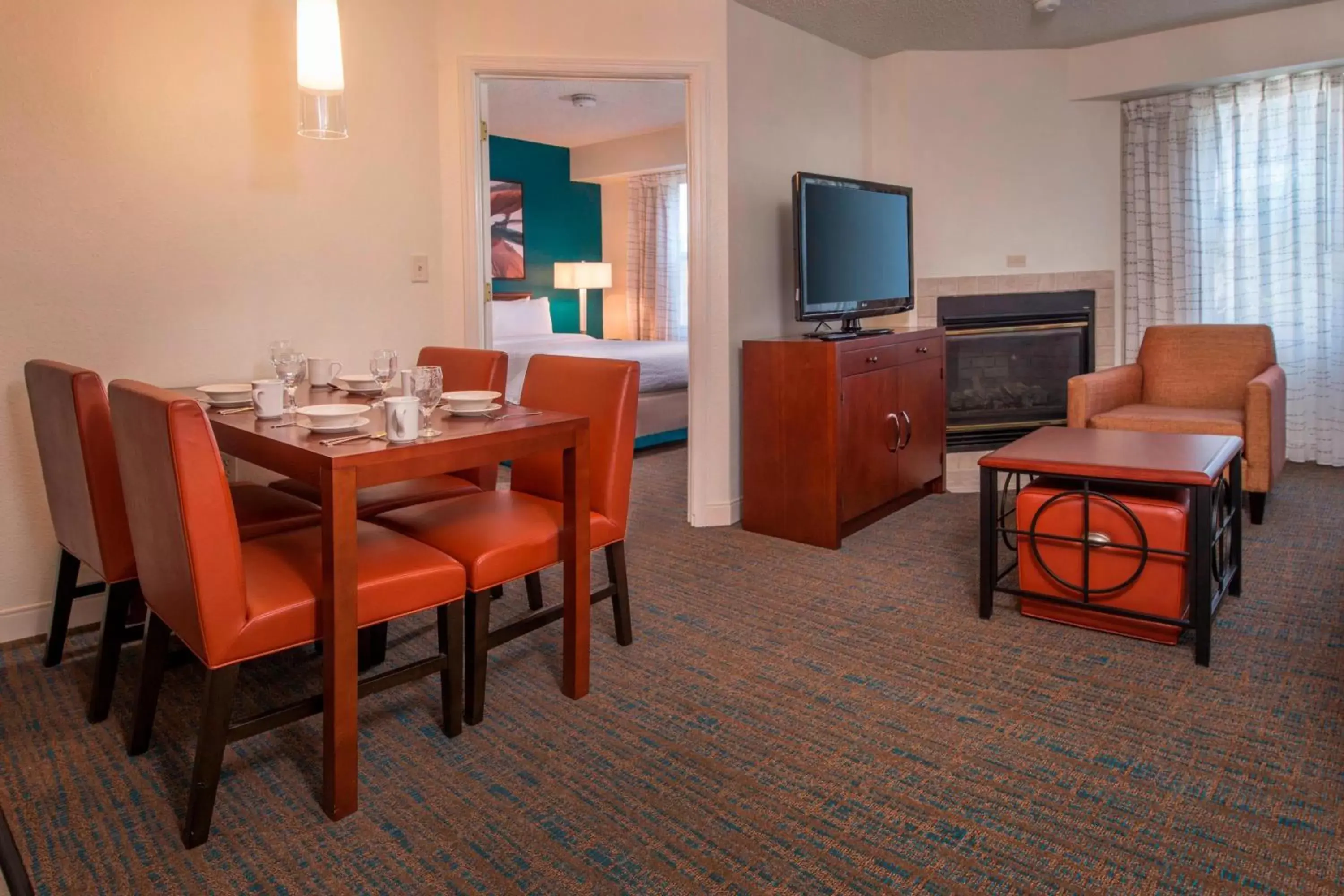 Bedroom, Dining Area in Residence Inn Fairfax Merrifield