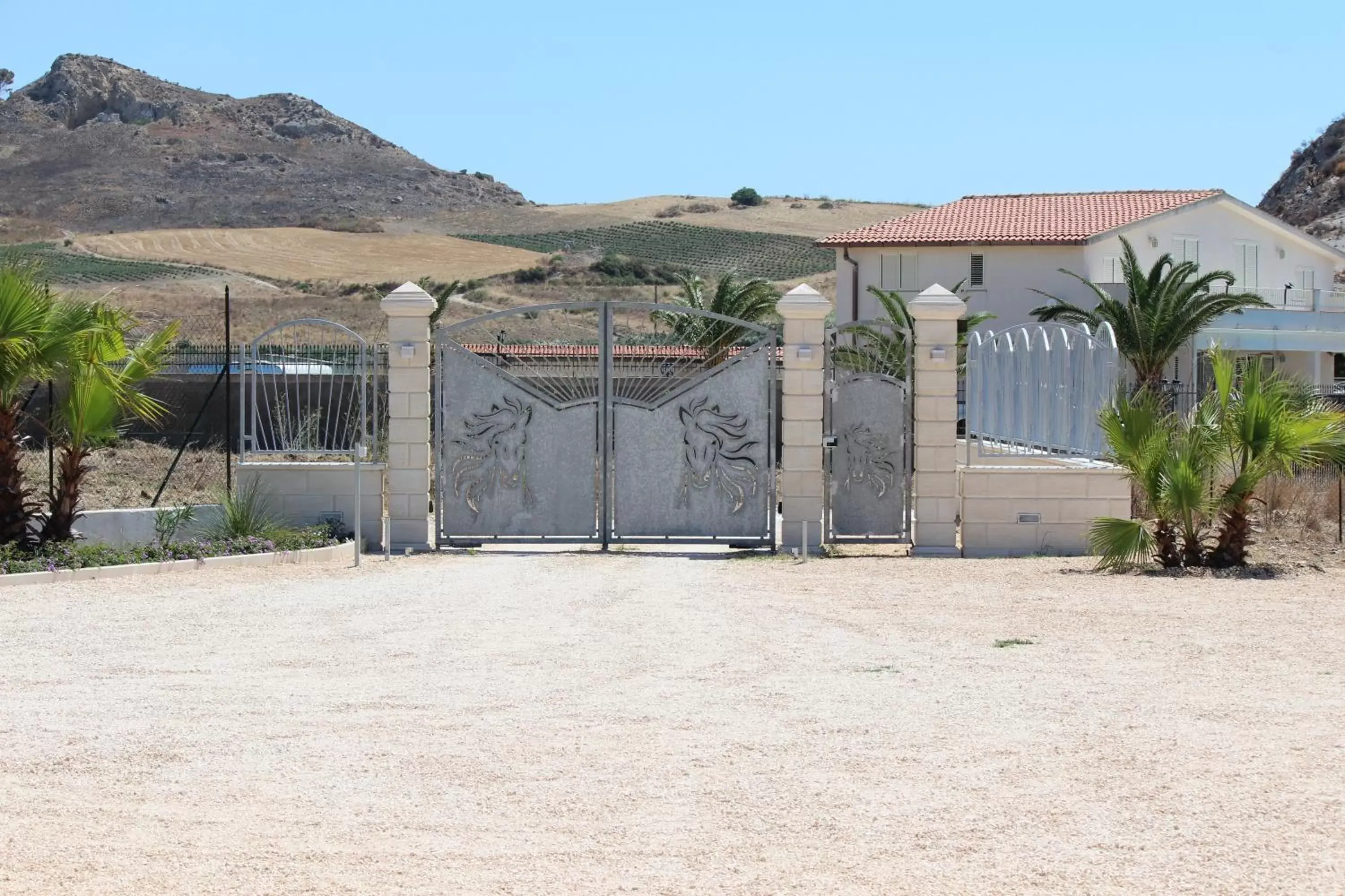 Facade/entrance, Property Building in B&B L'EDEN DI CAPO BIANCO