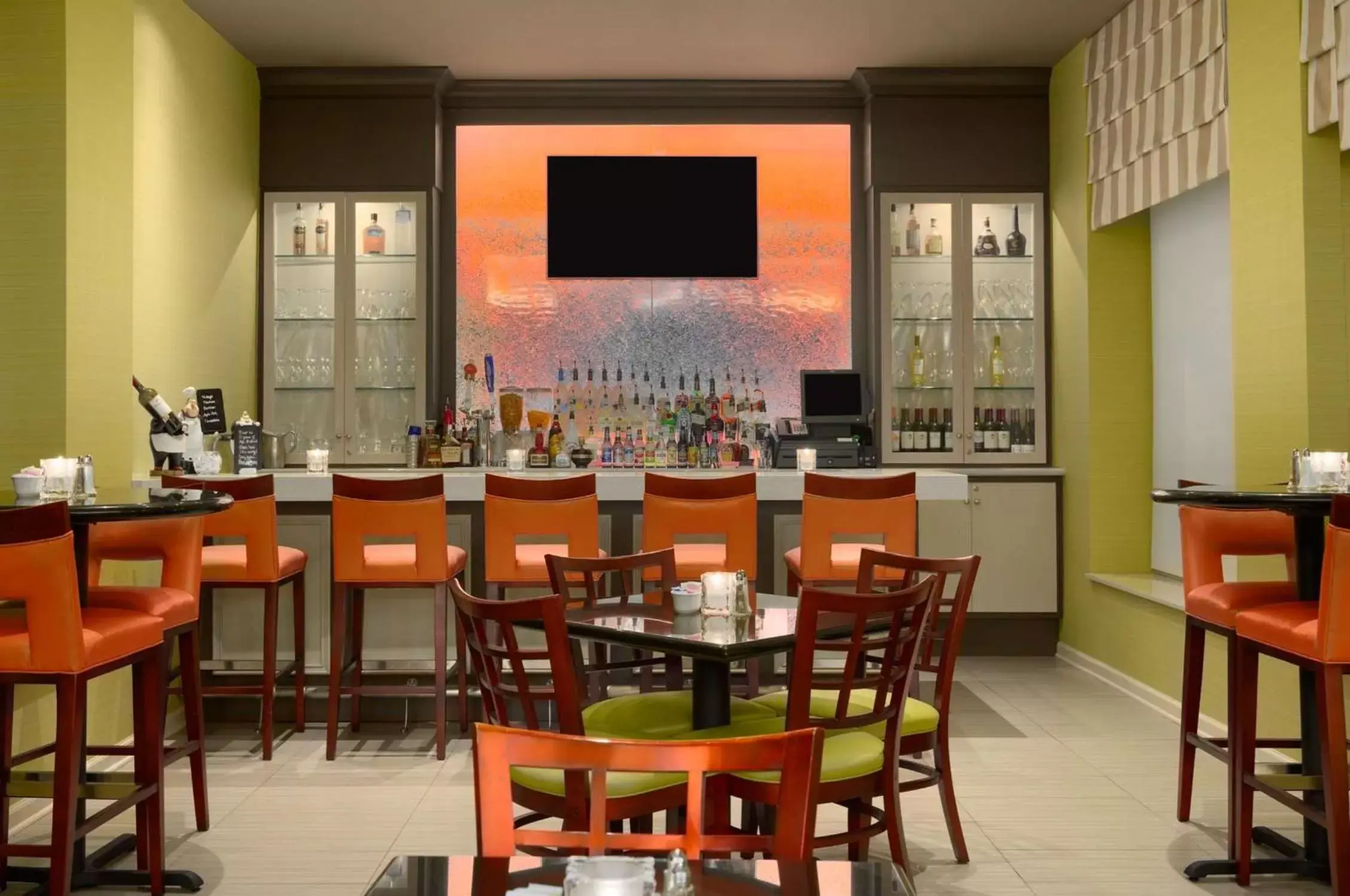 Lounge or bar, Restaurant/Places to Eat in Hilton Garden Inn Atlanta North/Johns Creek
