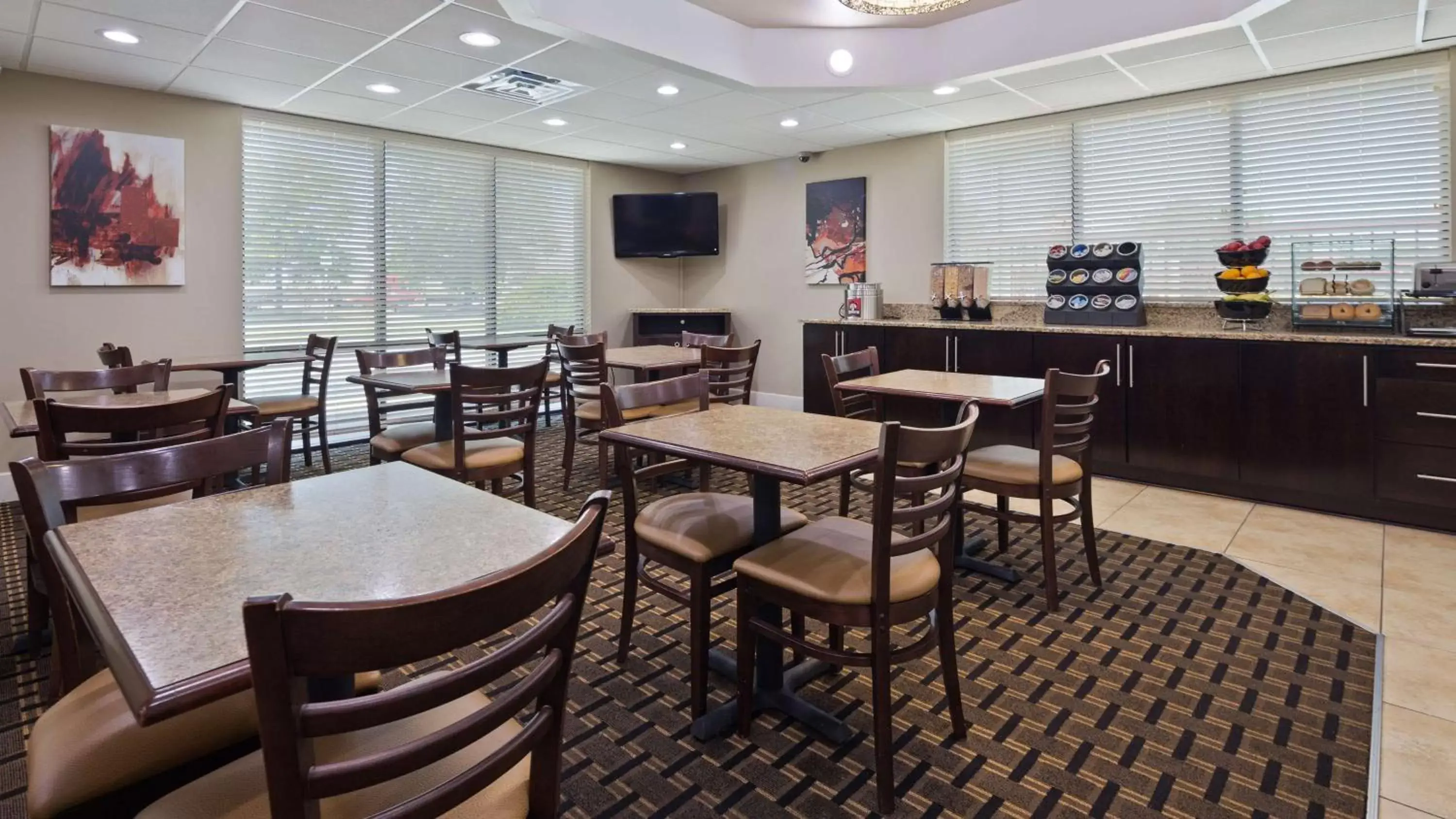 Restaurant/Places to Eat in Best Western Lumberton