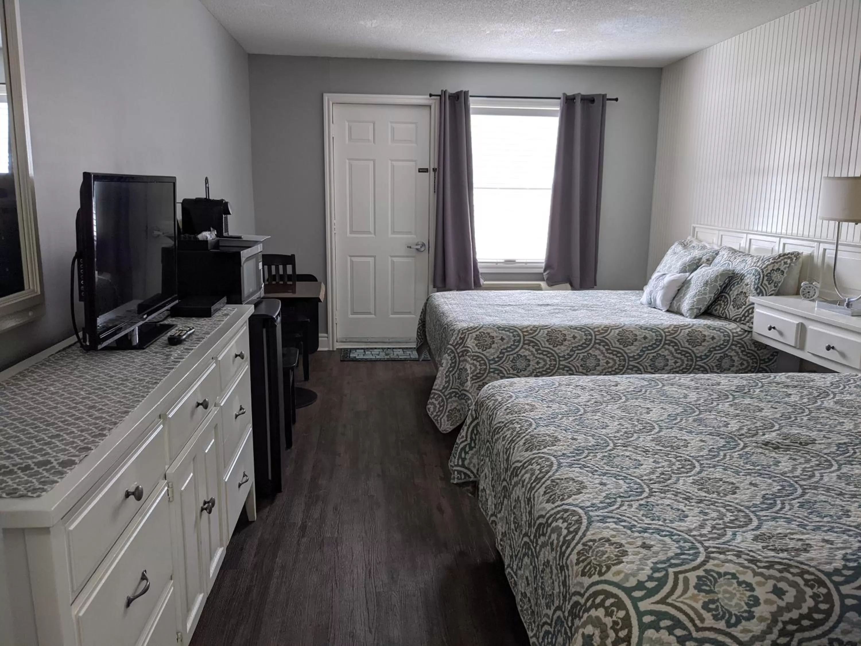 Photo of the whole room, Bed in THE ASHWOOD INN