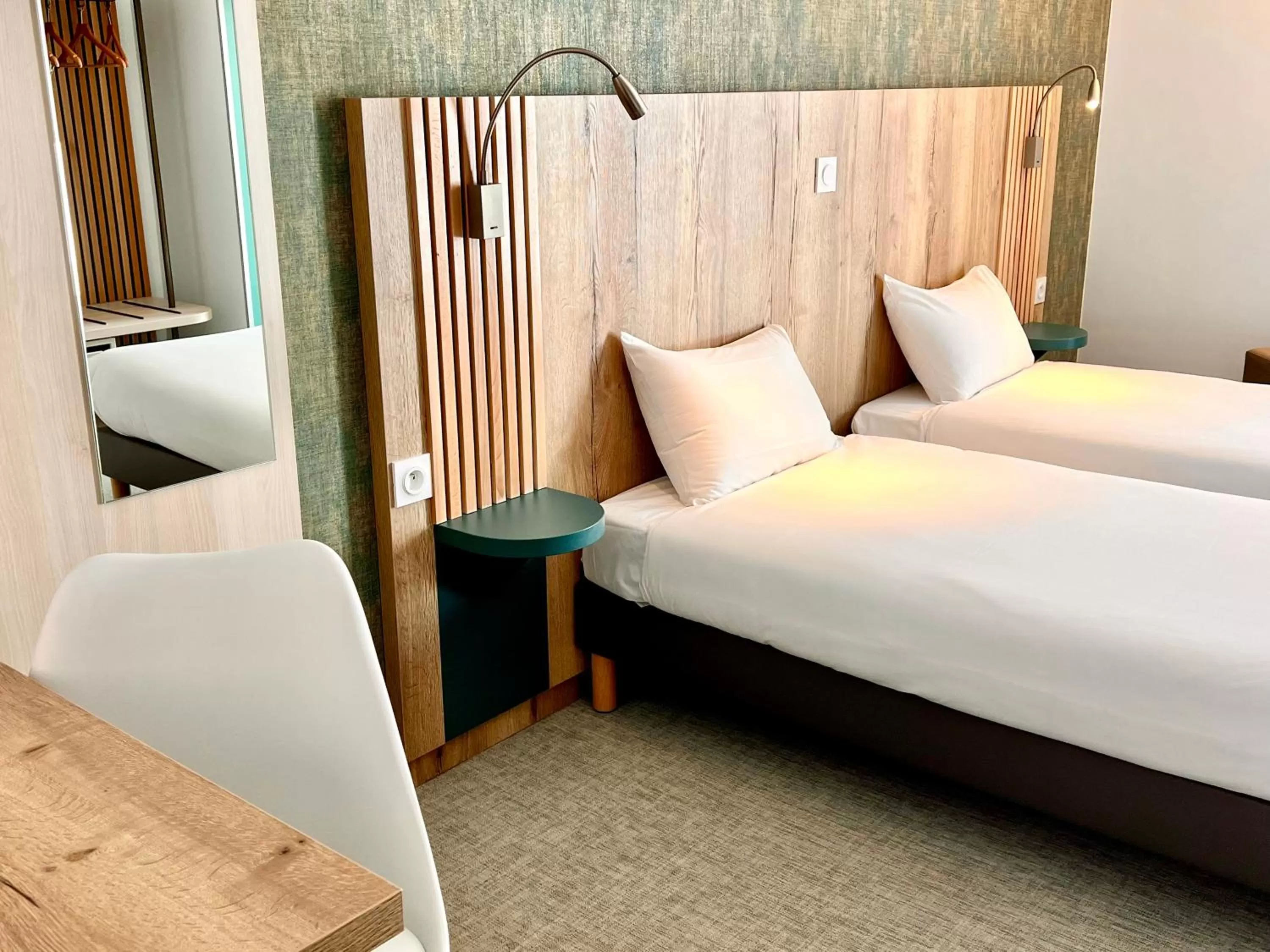 Bed in The Originals City, Hôtel Le Puech, Narbonne