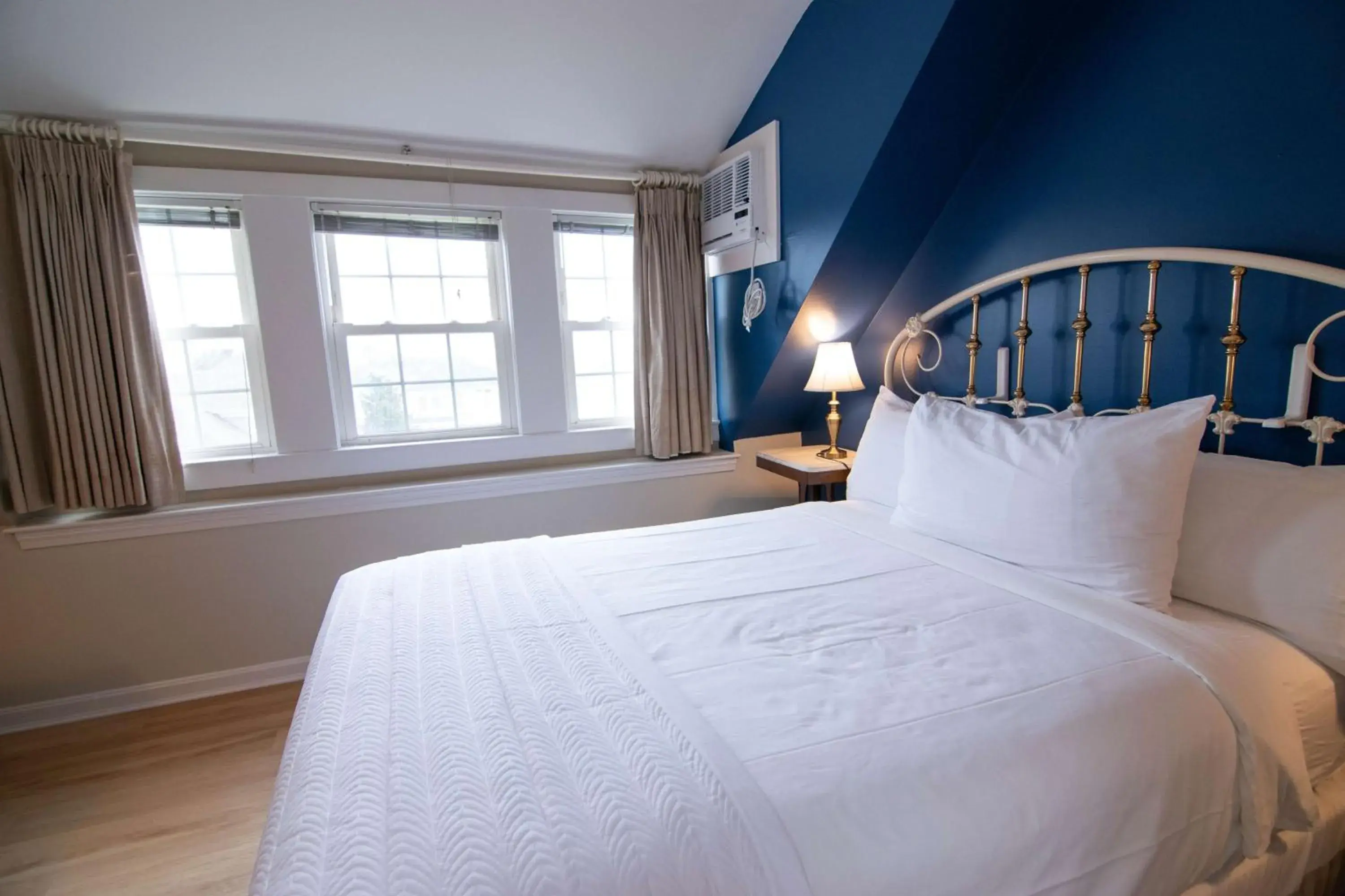 Bedroom, Bed in The Beach House Inn