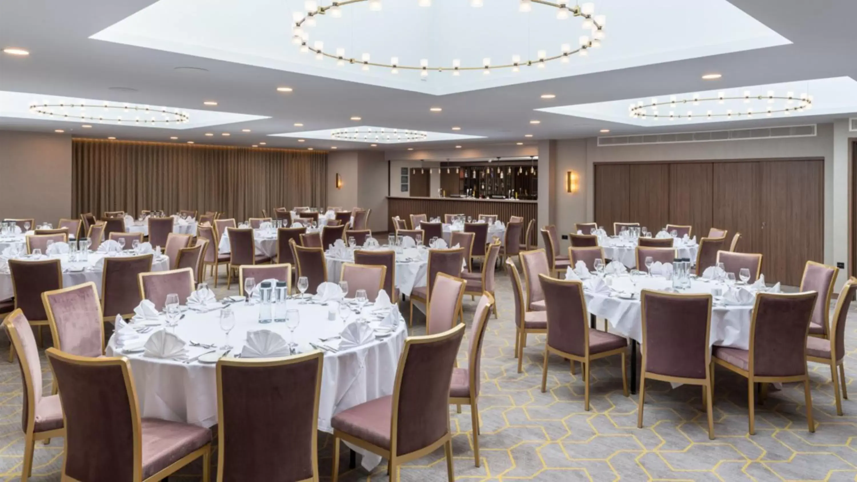 Banquet/Function facilities, Restaurant/Places to Eat in Holiday Inn London Gatwick - Worth, an IHG Hotel