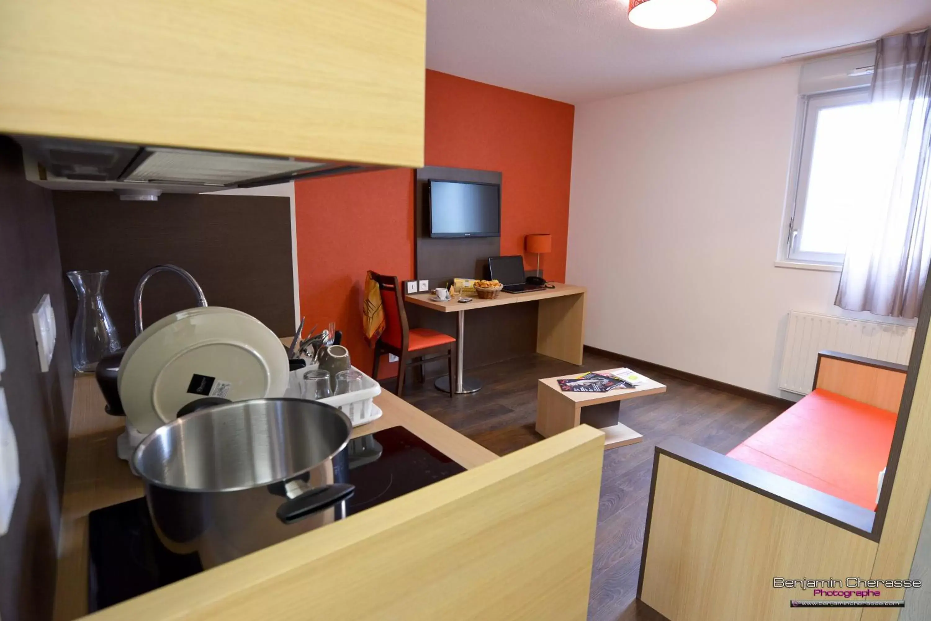 Kitchen or kitchenette, Kitchen/Kitchenette in Apparthotel Privilodges Carré de Jaude