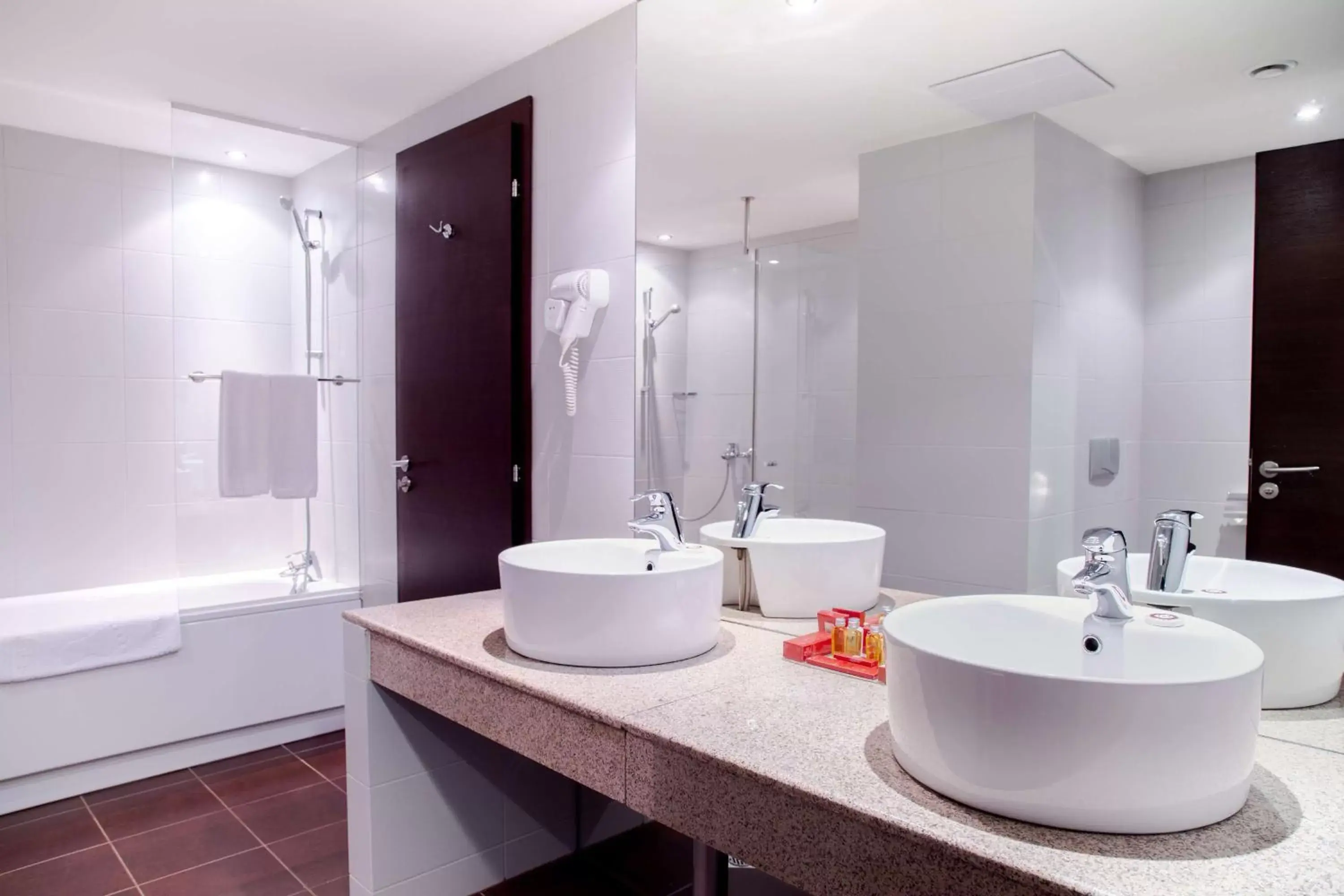 Bathroom in Metropolitan Hotel Sofia, a member of Radisson Individuals