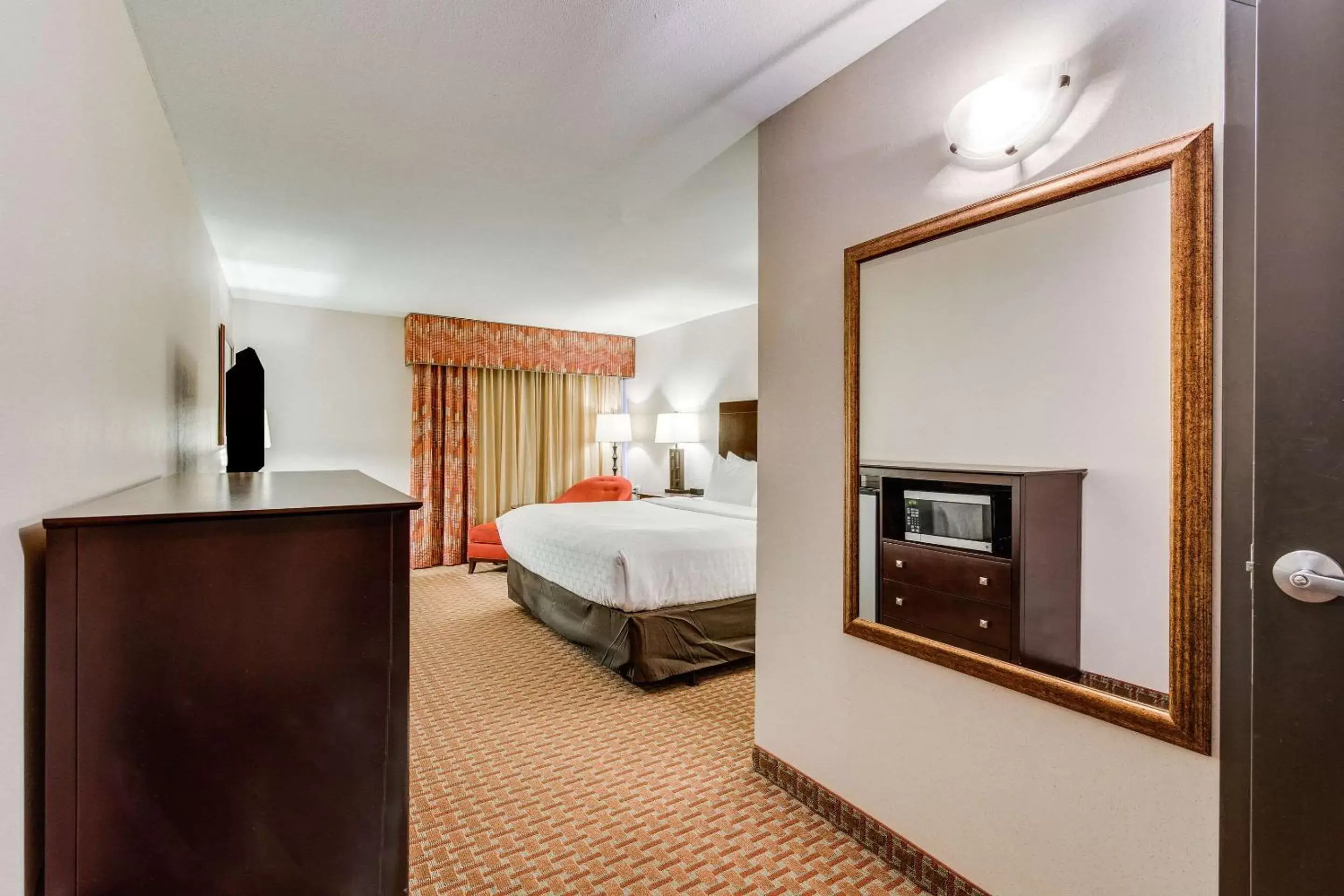 Photo of the whole room, Bed in Clarion Hotel Convention Center Photo of the whole room, Bed in Clarion Hotel Convention Center