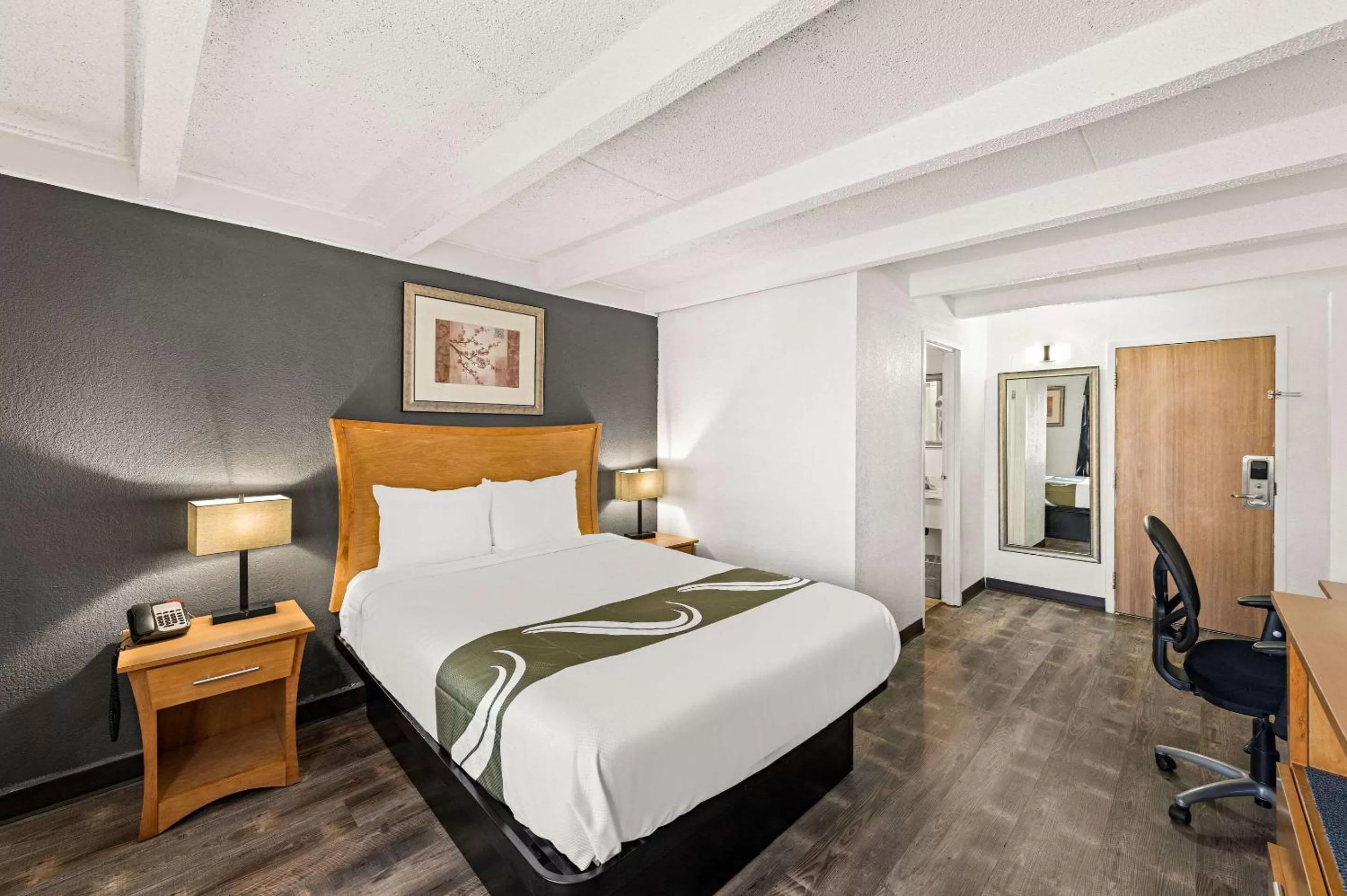 Bedroom, Bed in Quality Inn & Suites Council Bluffs - Omaha East