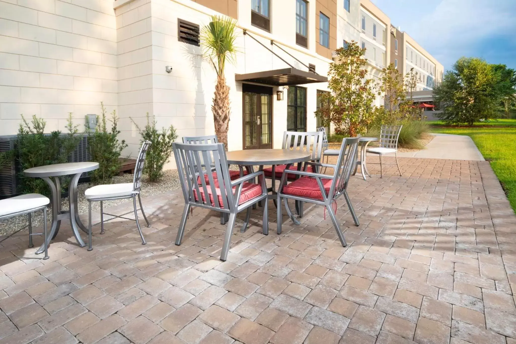 Property building in Staybridge Suites - Summerville by IHG Property building in Staybridge Suites - Summerville by IHG