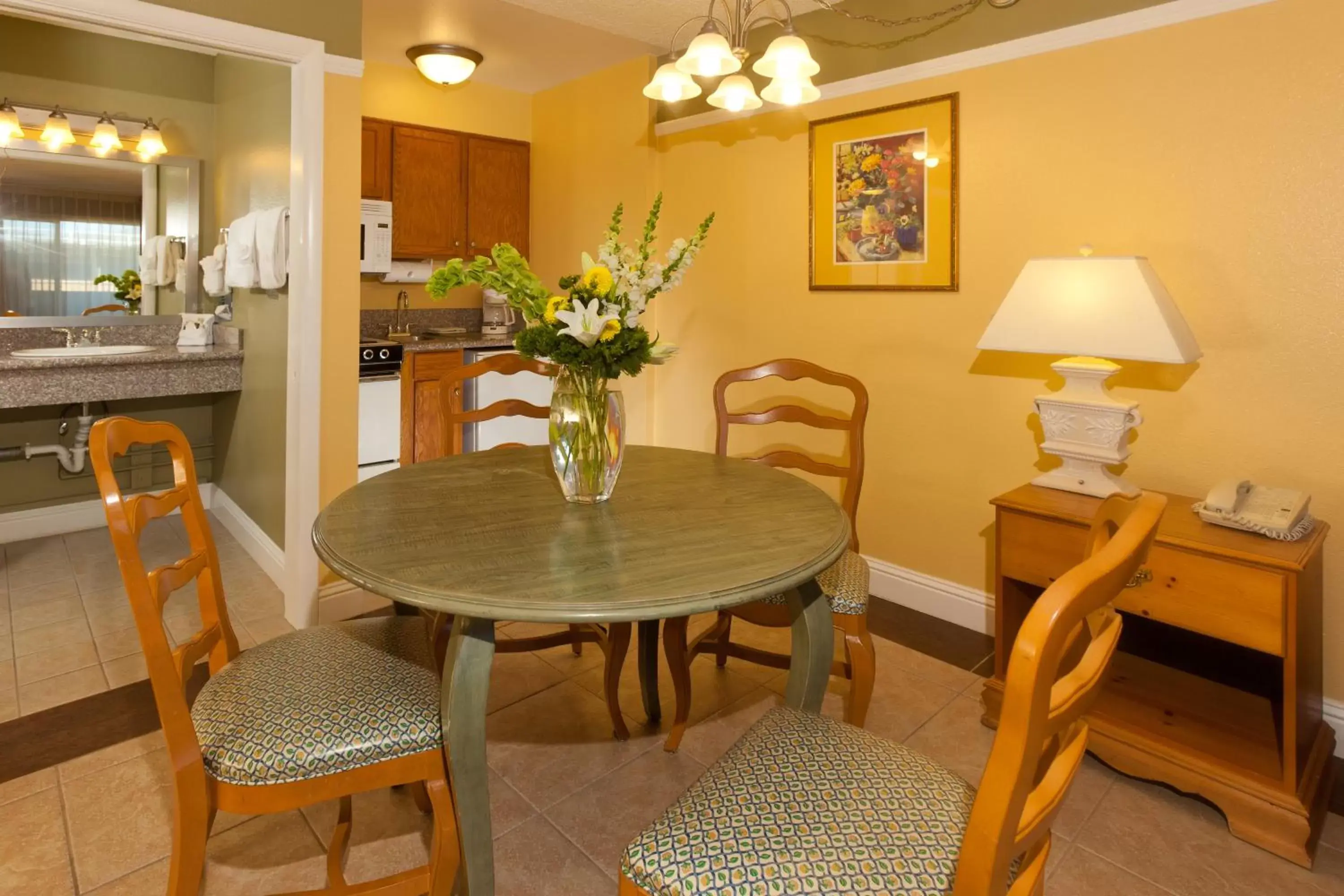 Dining Area in Legacy Vacation Resorts - Reno