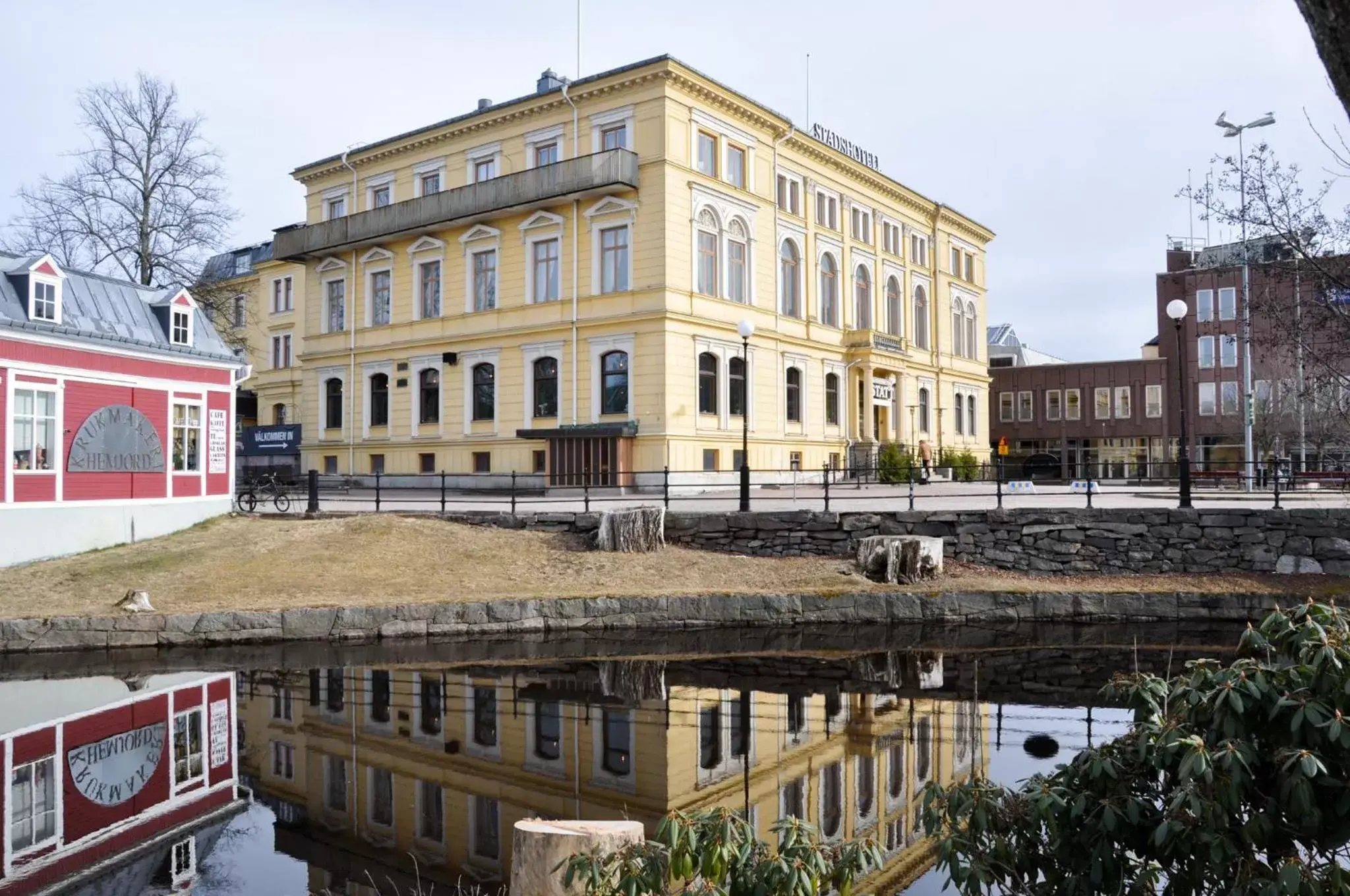 Facade/entrance, Property Building in Stadshotellet Kristinehamn