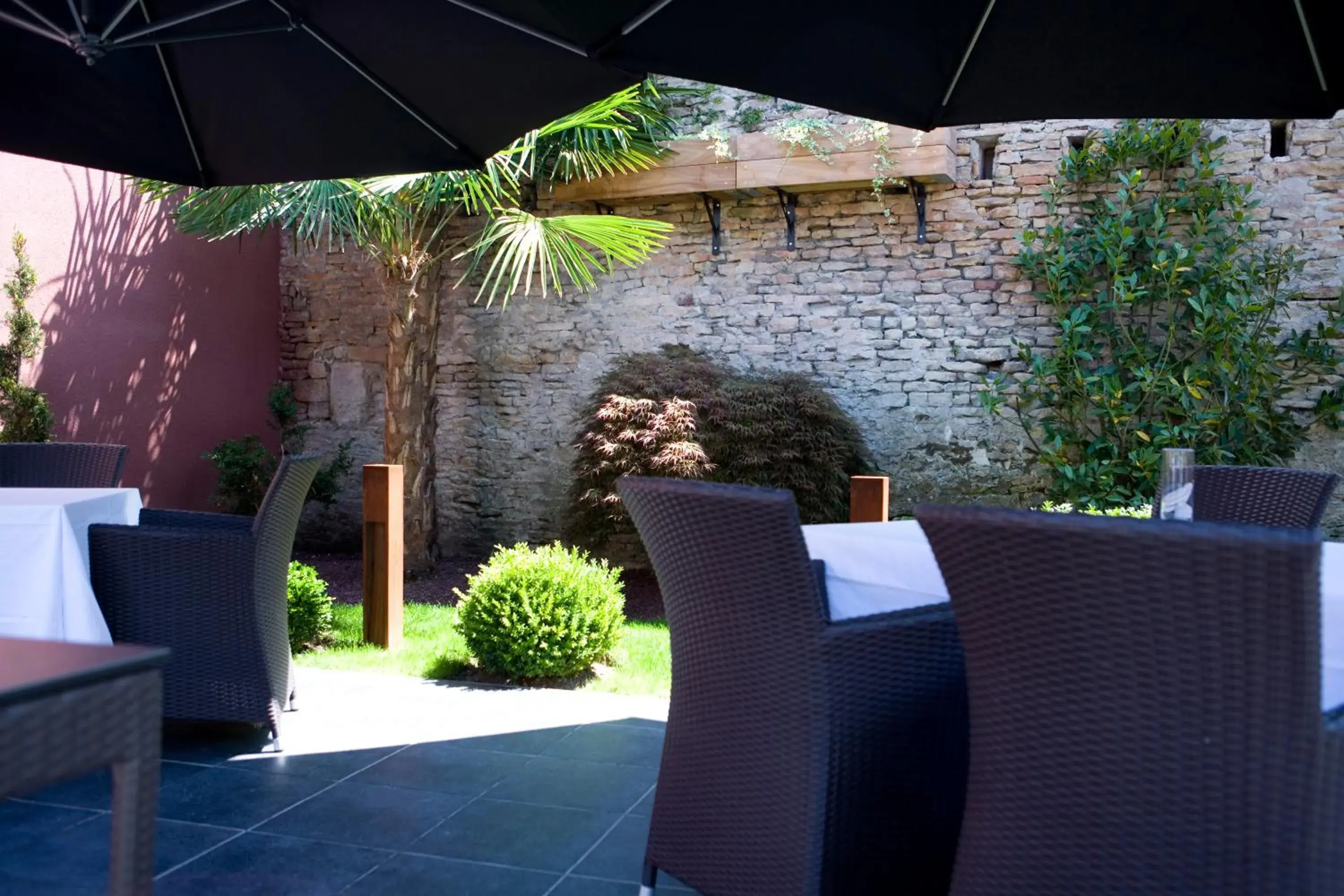 Patio, Patio/Outdoor Area in Hotel Restaurant Spa Ivan Vautier