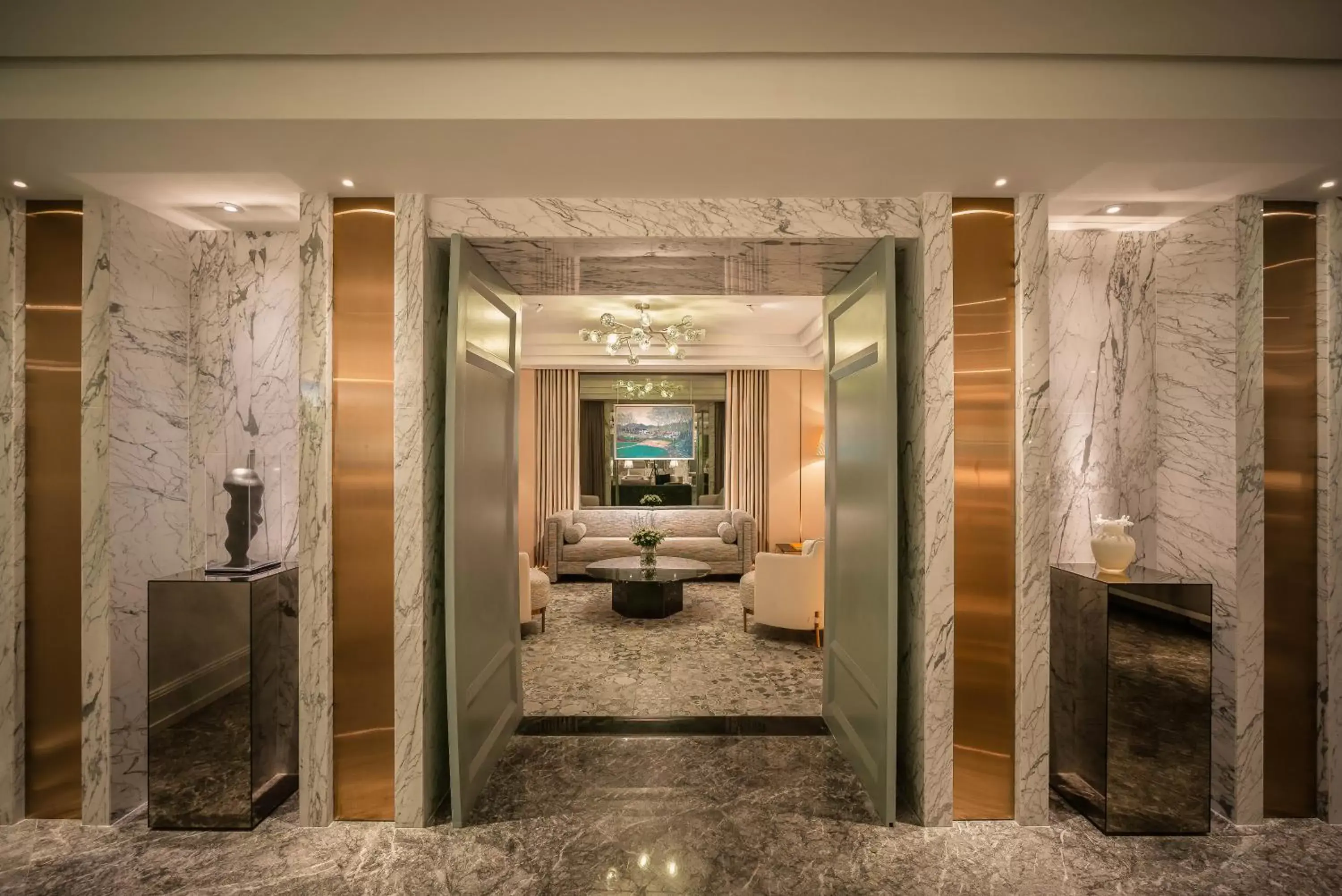 Lobby or reception, Bathroom in Le Jardin Hotel Haute Couture