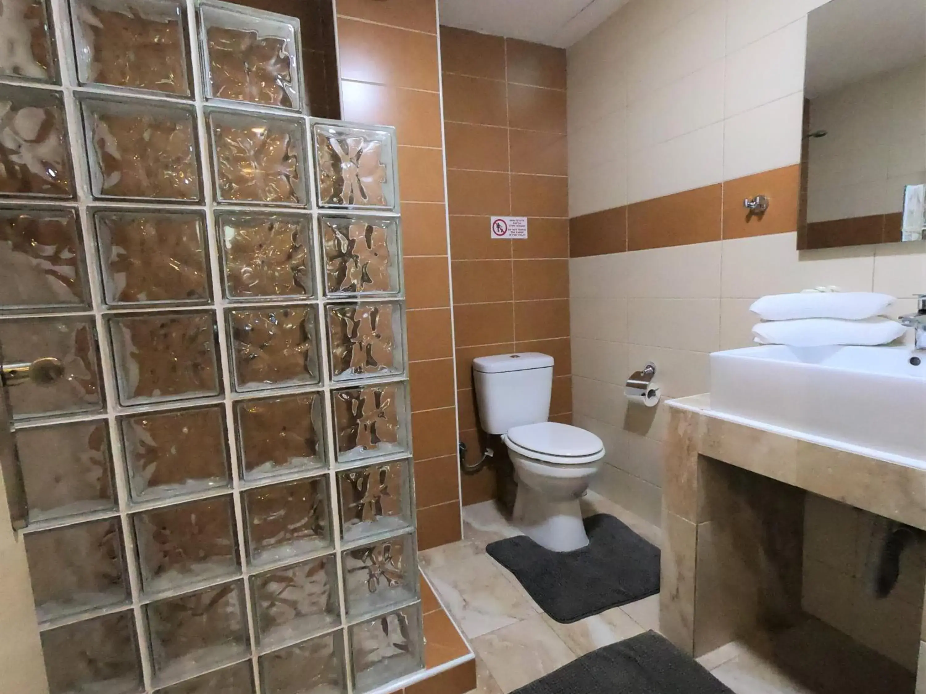 Bathroom in Achillion Hotel Piraeus
