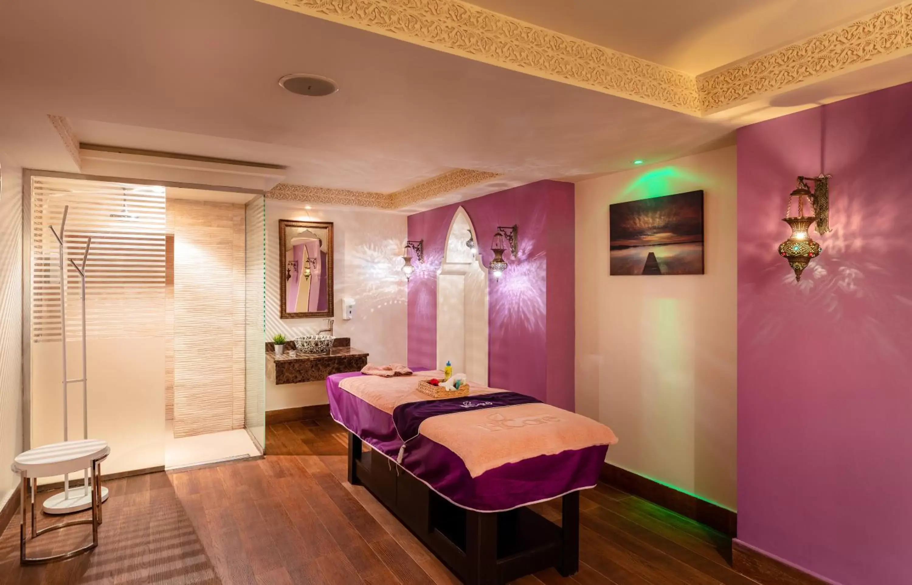 Spa and wellness centre/facilities, Bed in Holiday Inn Riyadh Al Qasr by IHG Spa and wellness centre/facilities, Bed in Holiday Inn Riyadh Al Qasr by IHG