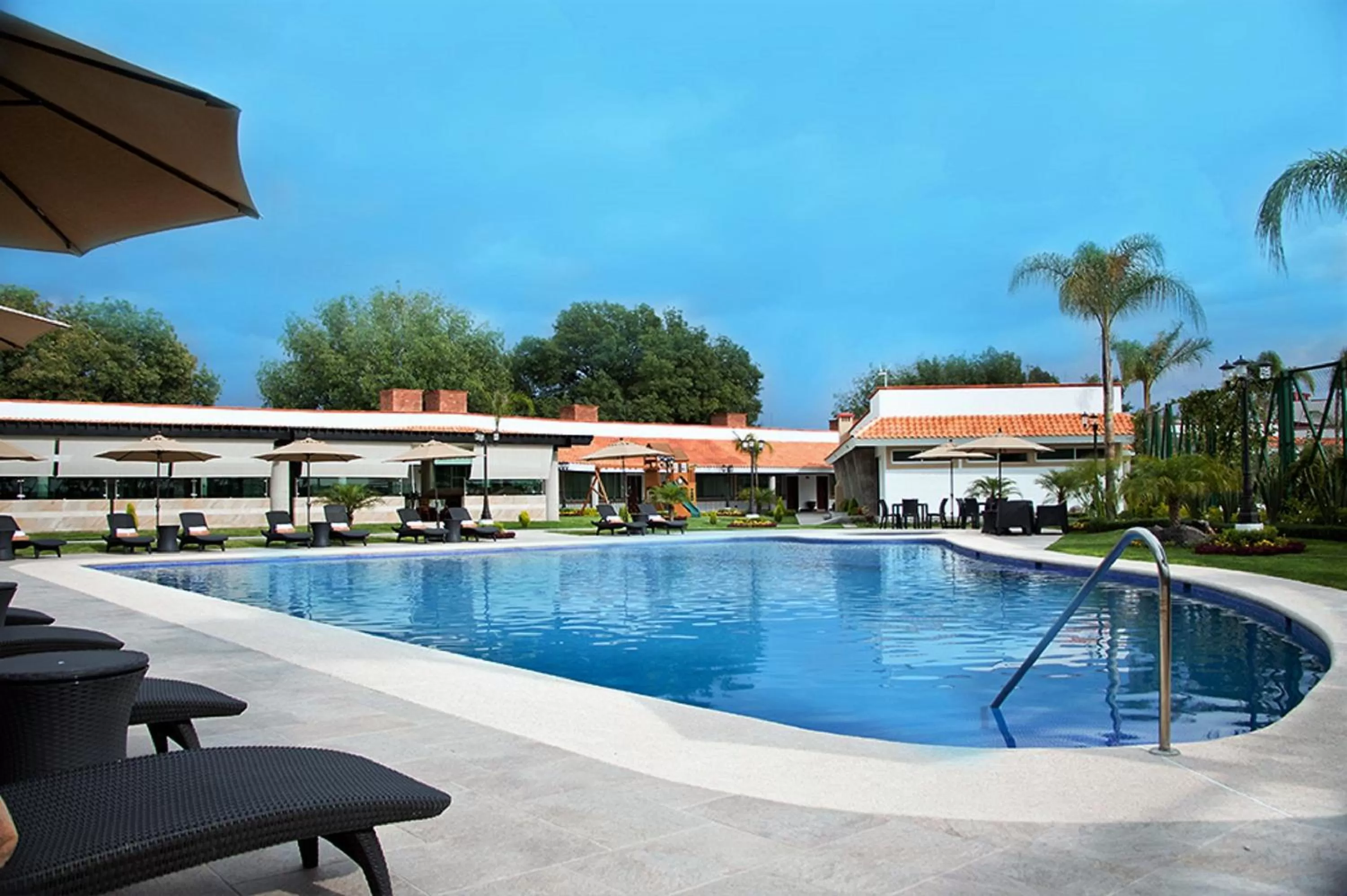 Swimming pool in Hotel Ecce Inn & Spa