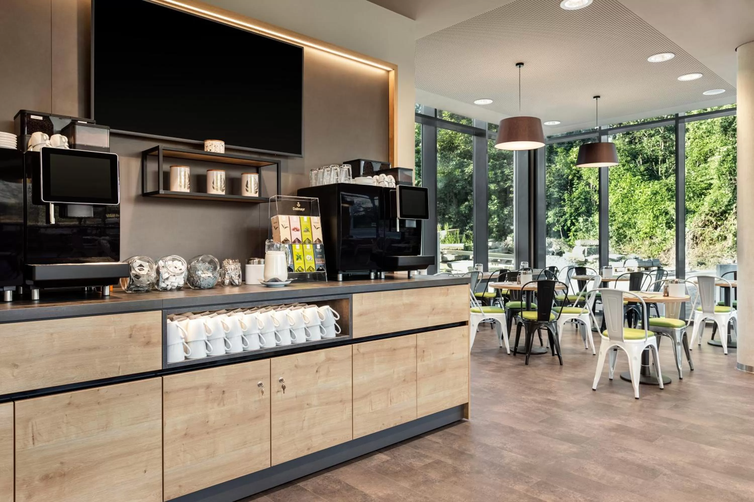 Restaurant/places to eat in Super 8 by Wyndham Dresden