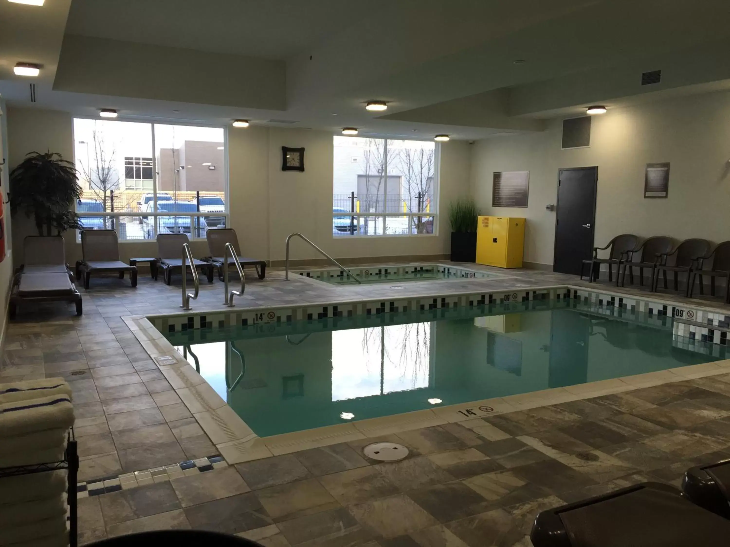 Swimming Pool in Southfort Inn
