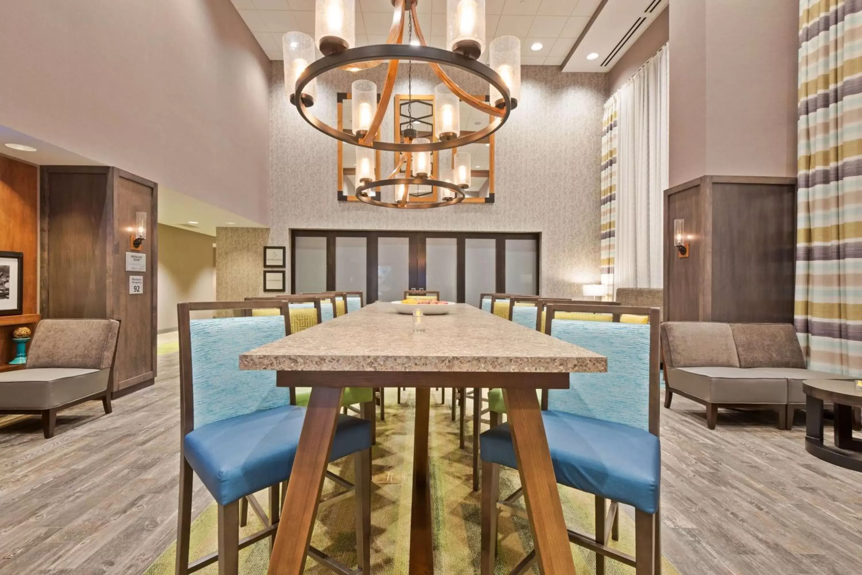 Lobby or reception, Dining Area in Hampton Inn & Suites North Huntingdon-Irwin, PA