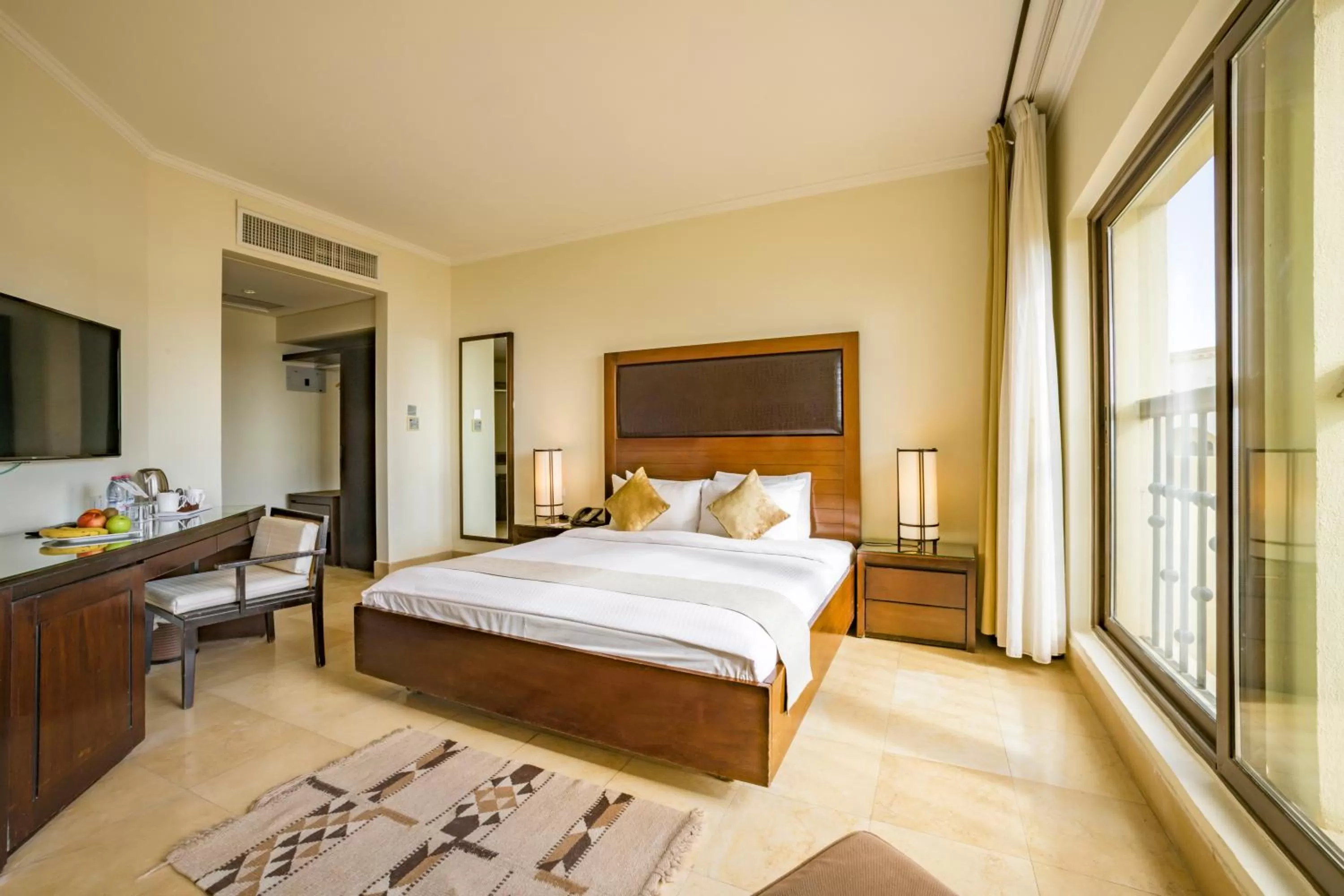 Bedroom, Bed in Grand Tala Bay Resort, Aqaba