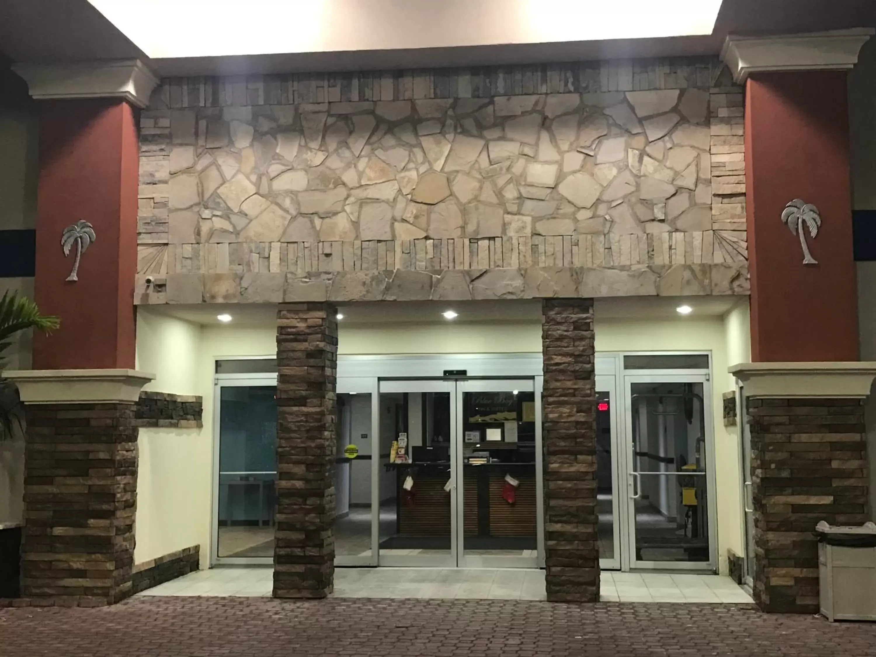 Facade/entrance in Blue Bay Inn and Suites