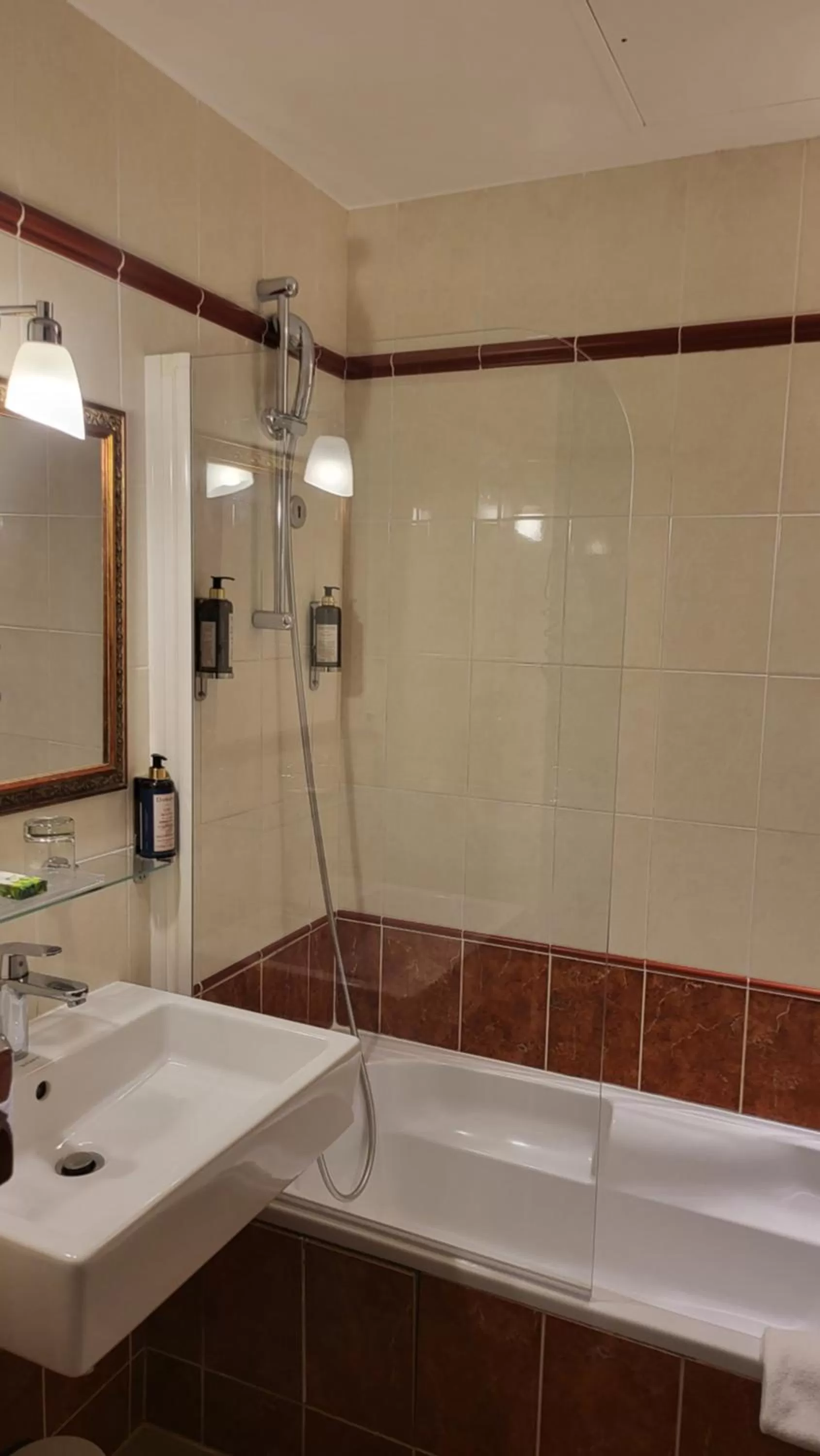 Bathroom in Magda Champs Elysées