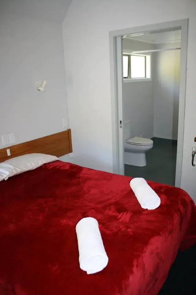 Photo of the whole room, Bed in Hikurangi StayPlace