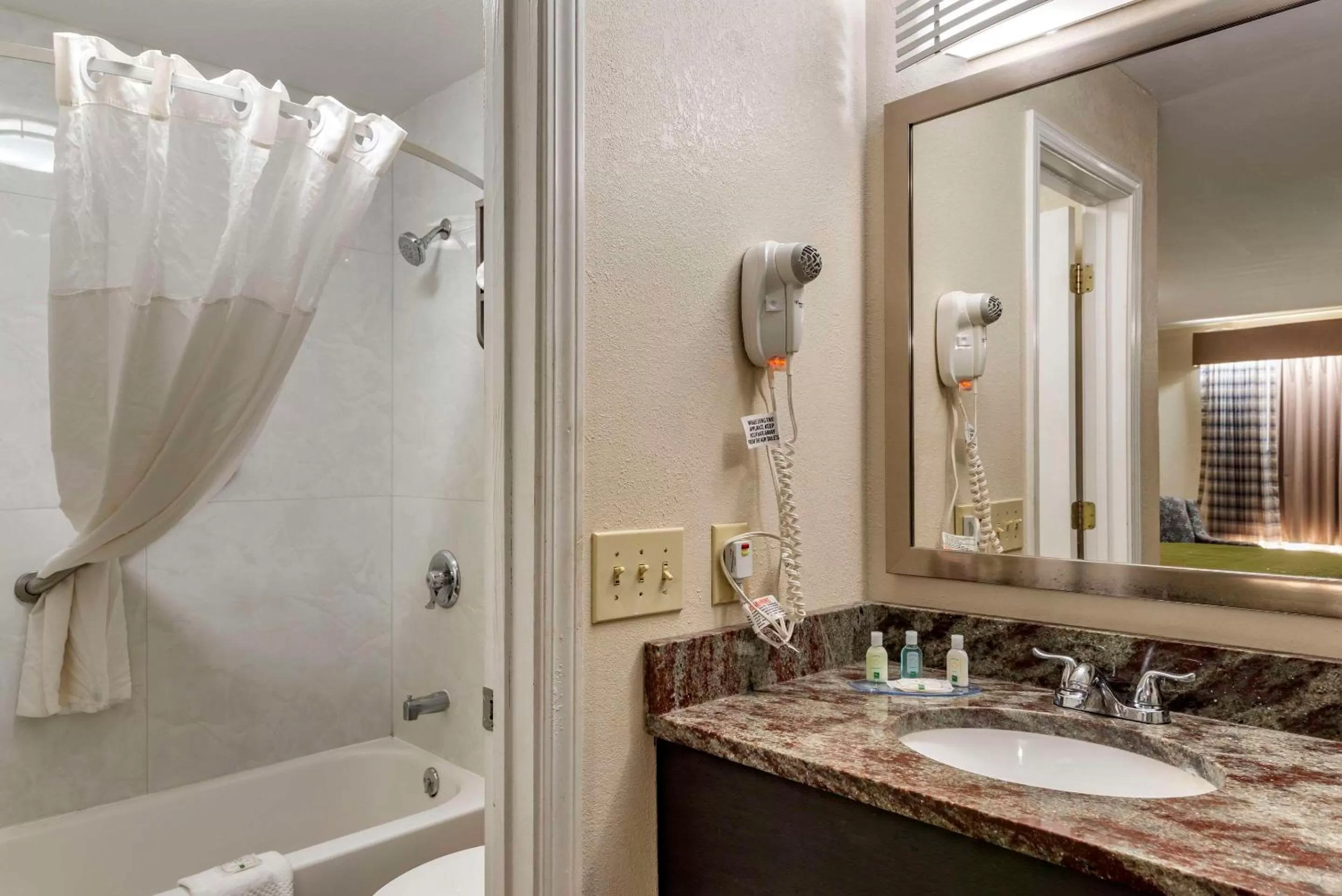 Bedroom in Quality Inn Conyers I-20