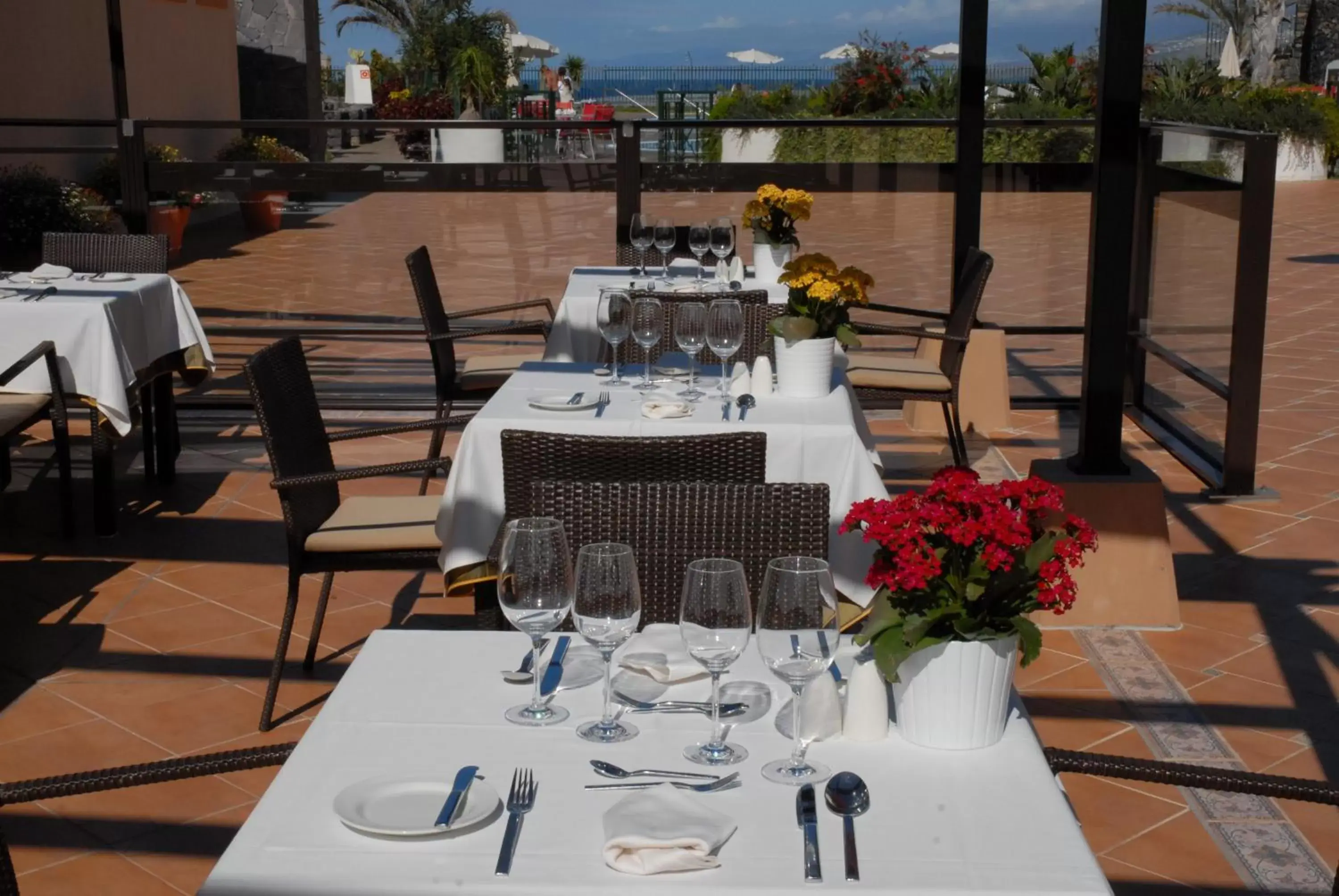 Restaurant/Places to Eat in Luz Del Mar