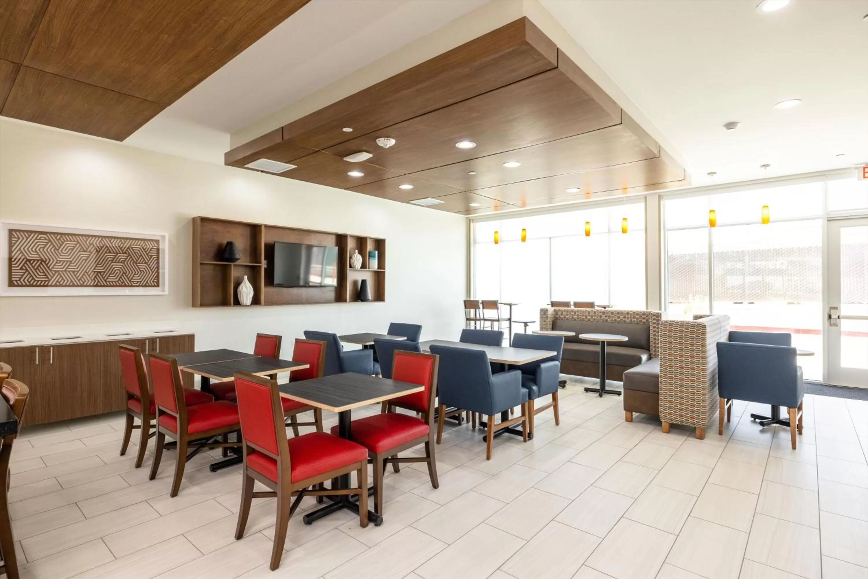 Property building in Holiday Inn Express & Suites - San Jose Silicon Valley by IHG