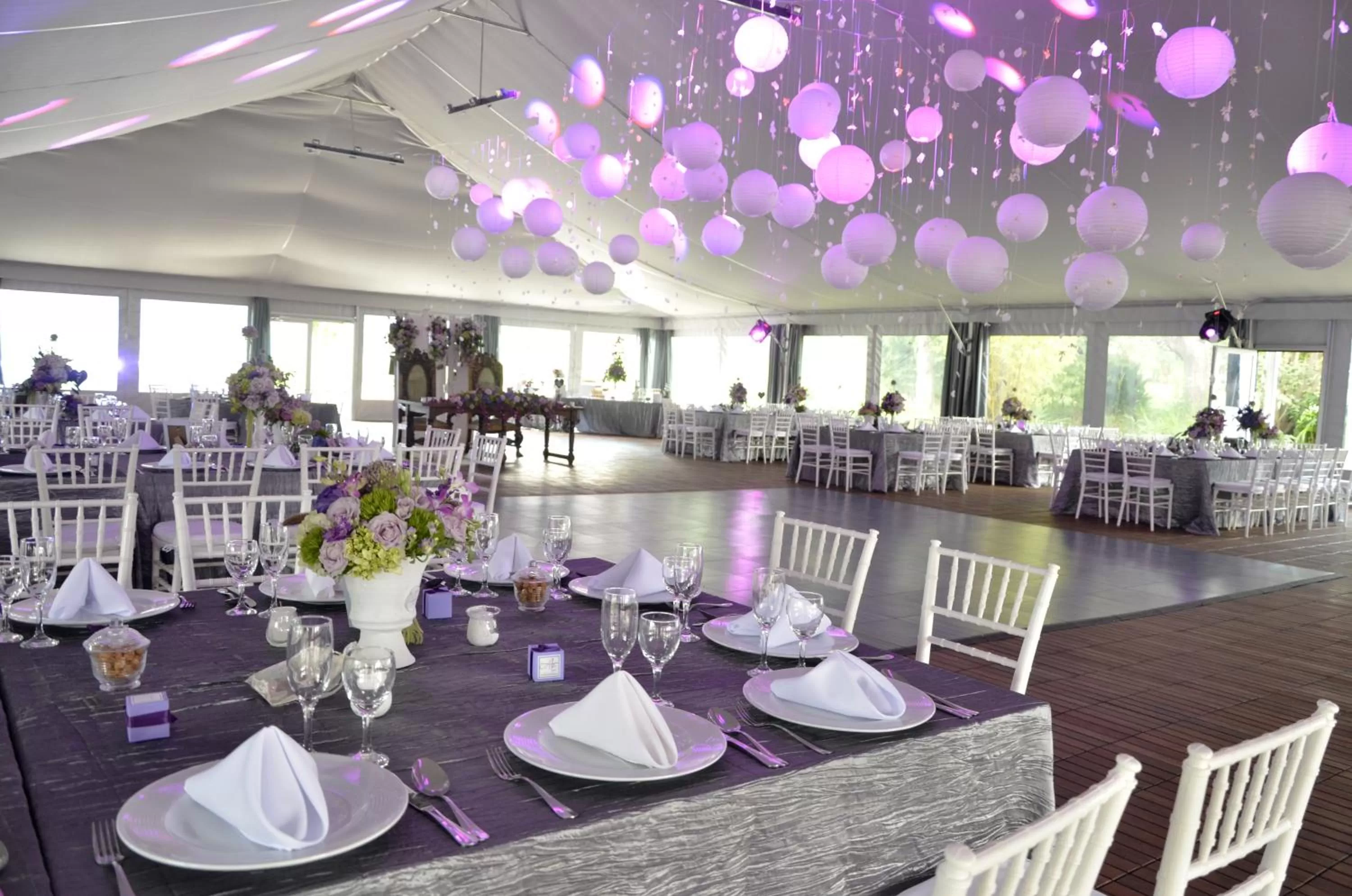 Banquet/Function facilities, Restaurant/Places to Eat in Uvence Arte + Hotel